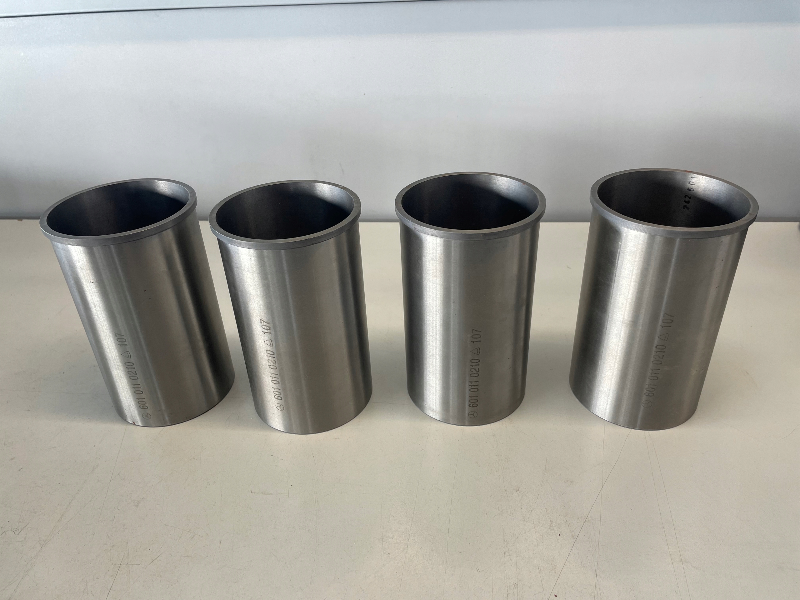 MERCEDES OM601 2 3D TULEJA CYLINDROWA 91 5 ORYG FV