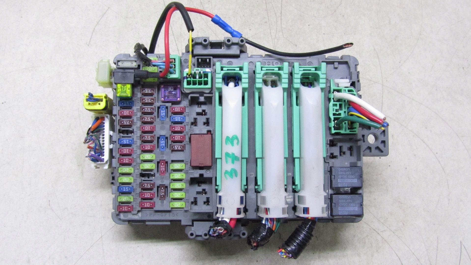 HONDA CR-V IV 2.2 SKRZYNKA BEZPIECZNIKÓW 12- 373