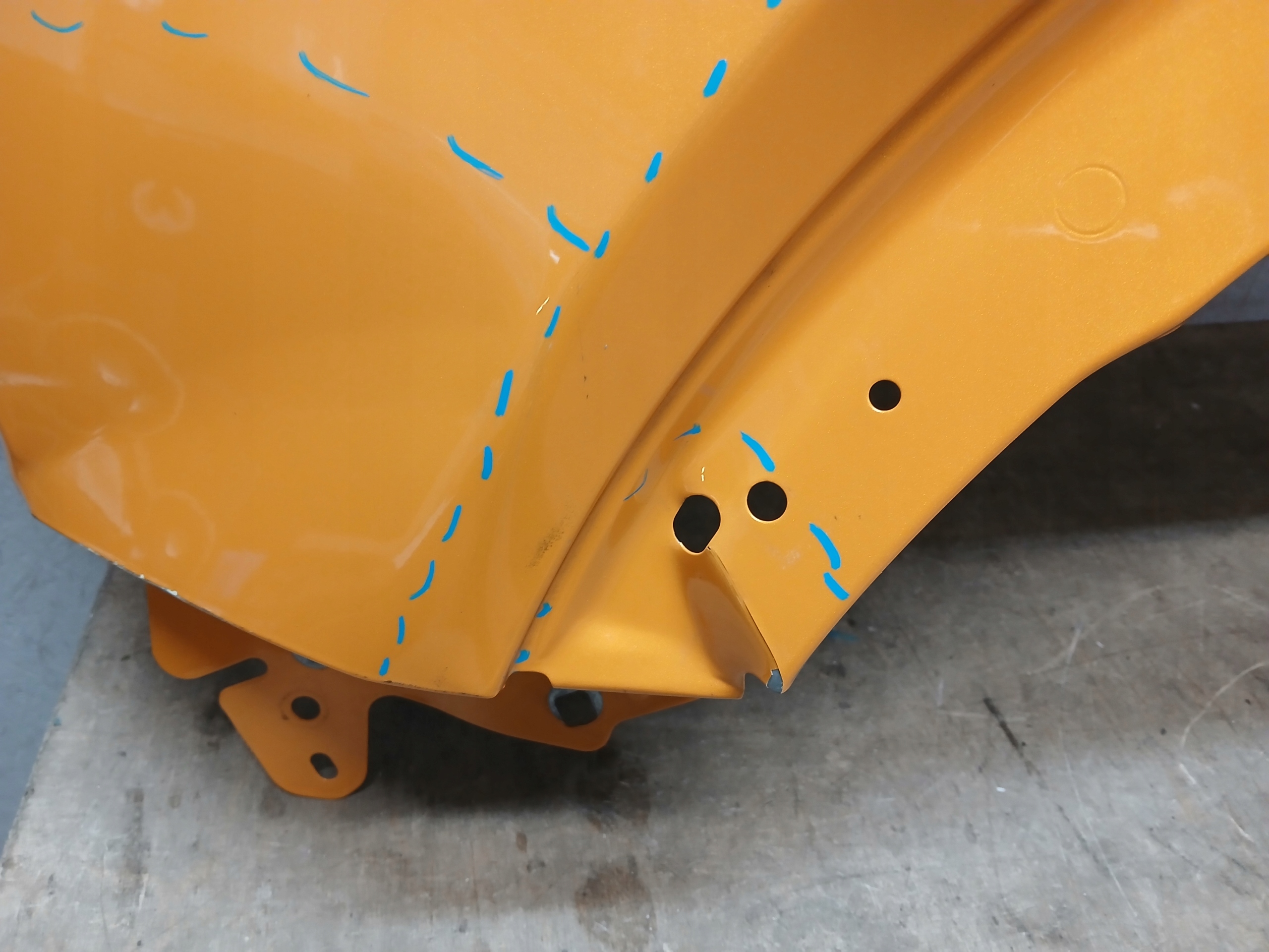 blatník předek levý FORD RANGER VI 6 22