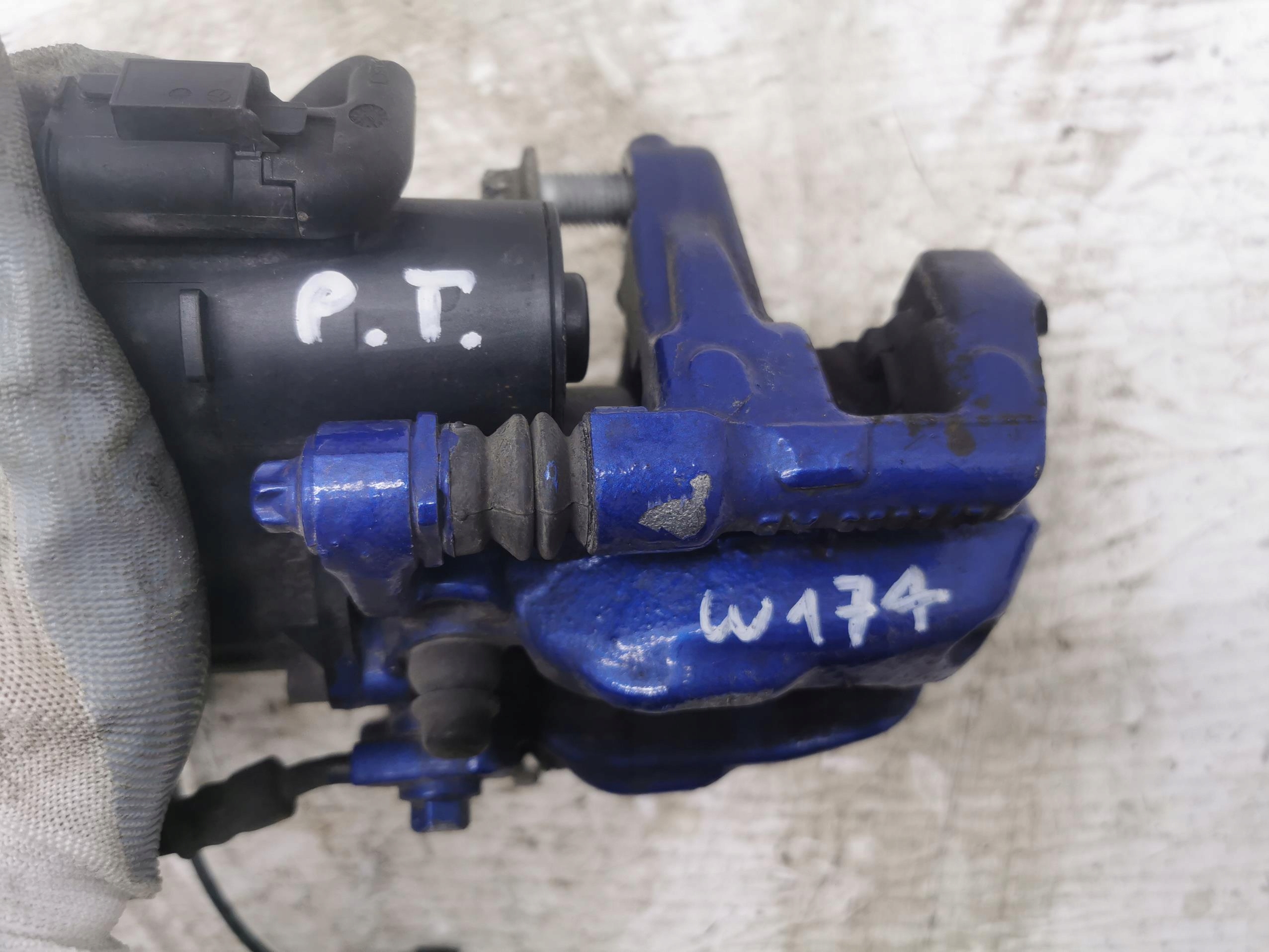 caliper brake right rear part MERCEDES A-KLASA W177
