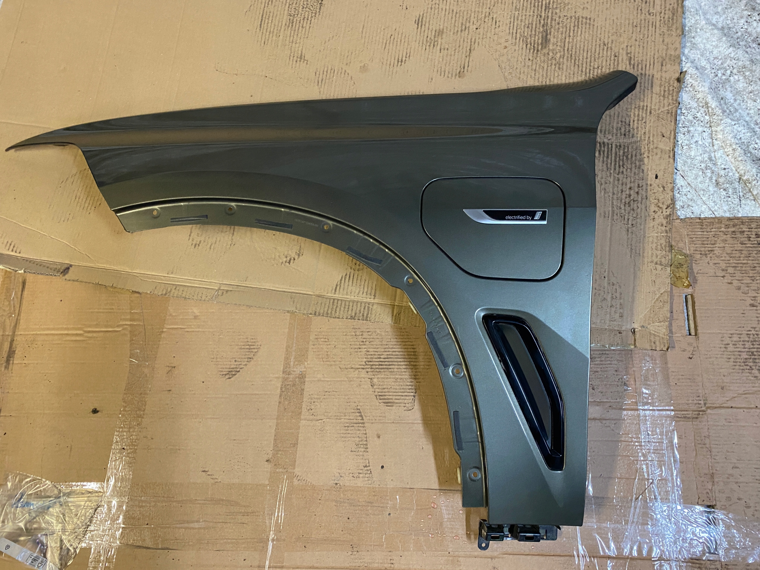 BMW X5 G05 BŁOTNIK LEWY PRZÓD HYBRYDA BEZ LAKIEROWANIA C3D