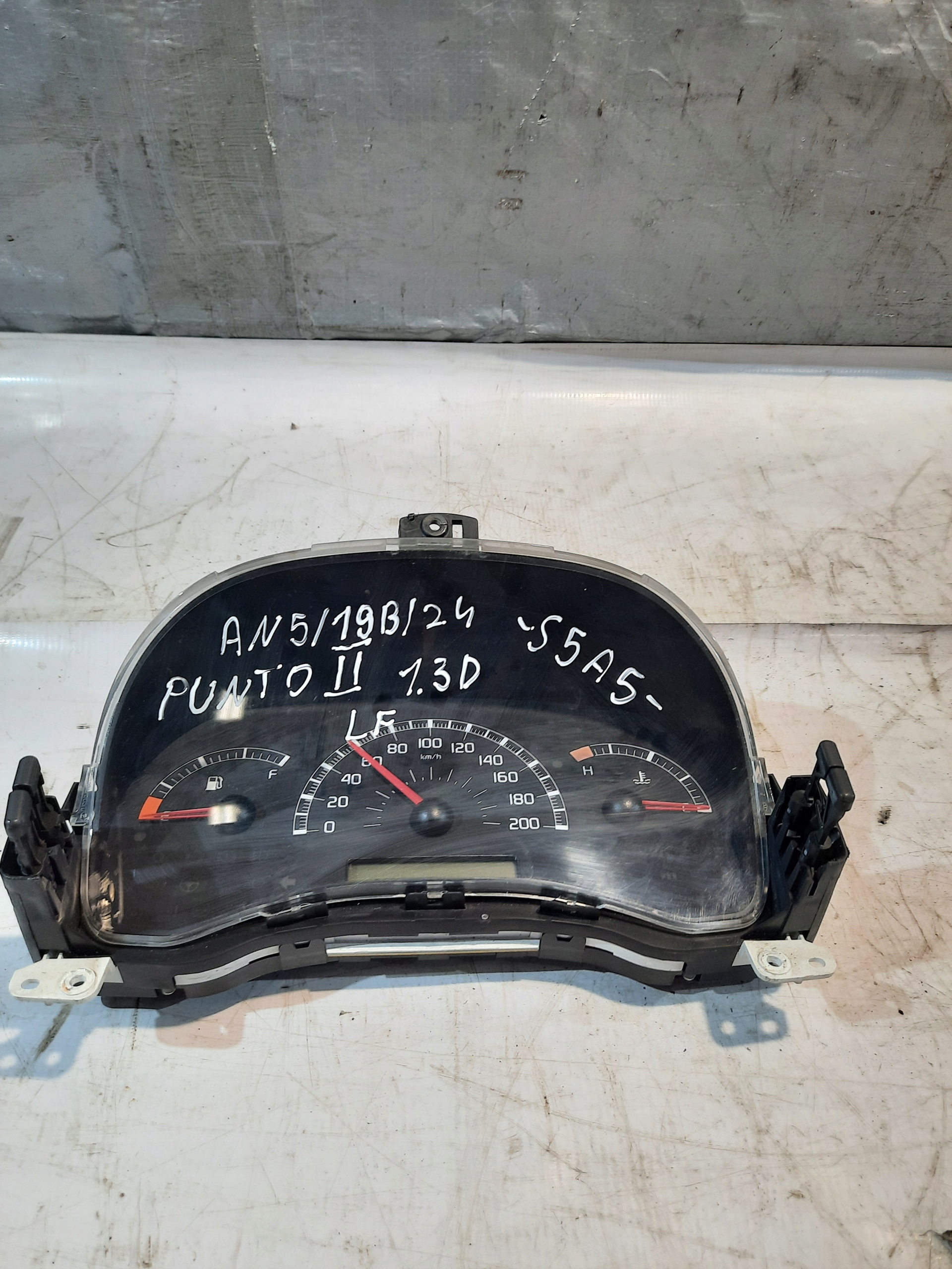 555000460104 dials FIAT PUNTO II 1.3 JTD