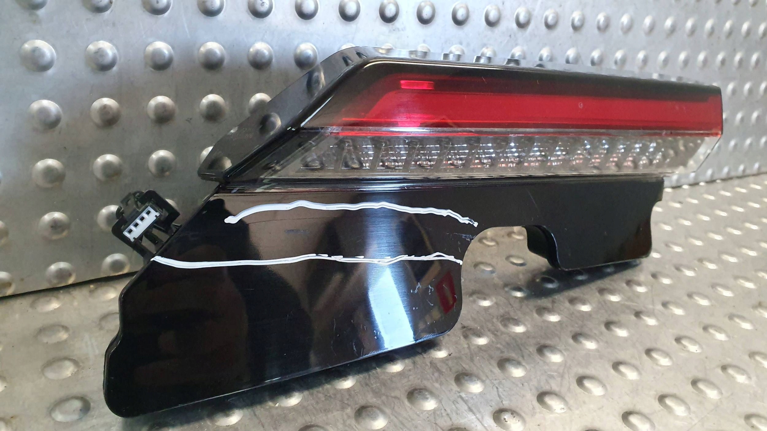 light rear part left VOLVO C40 to the bonnet 21- 32365672