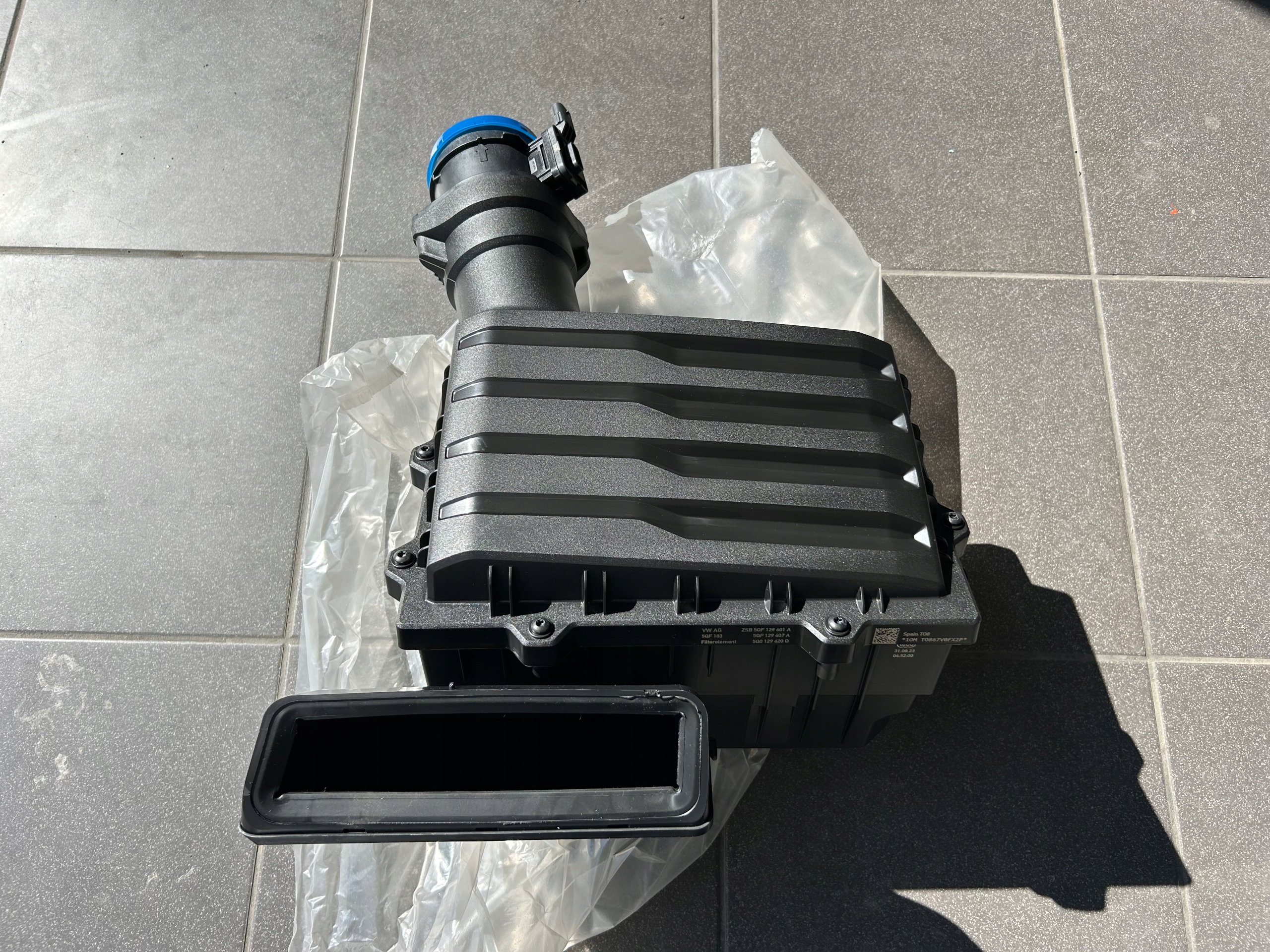 VW VOLKSWAGEN 2.0 TDI OBUDOWA FILTRA POWIETRZA NOWA ORYGINALNA 5QF129601A
