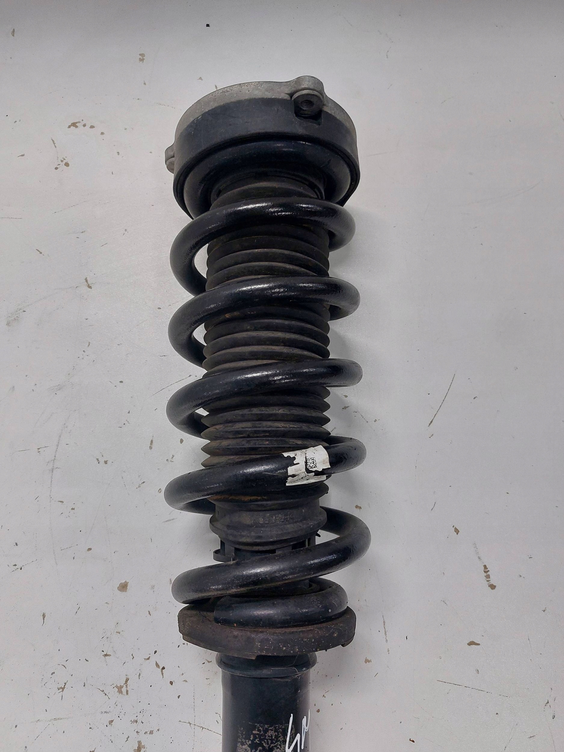 VW TOUAREG III PORSCHE CAYENNE shock absorber front right front 4M4413031AD