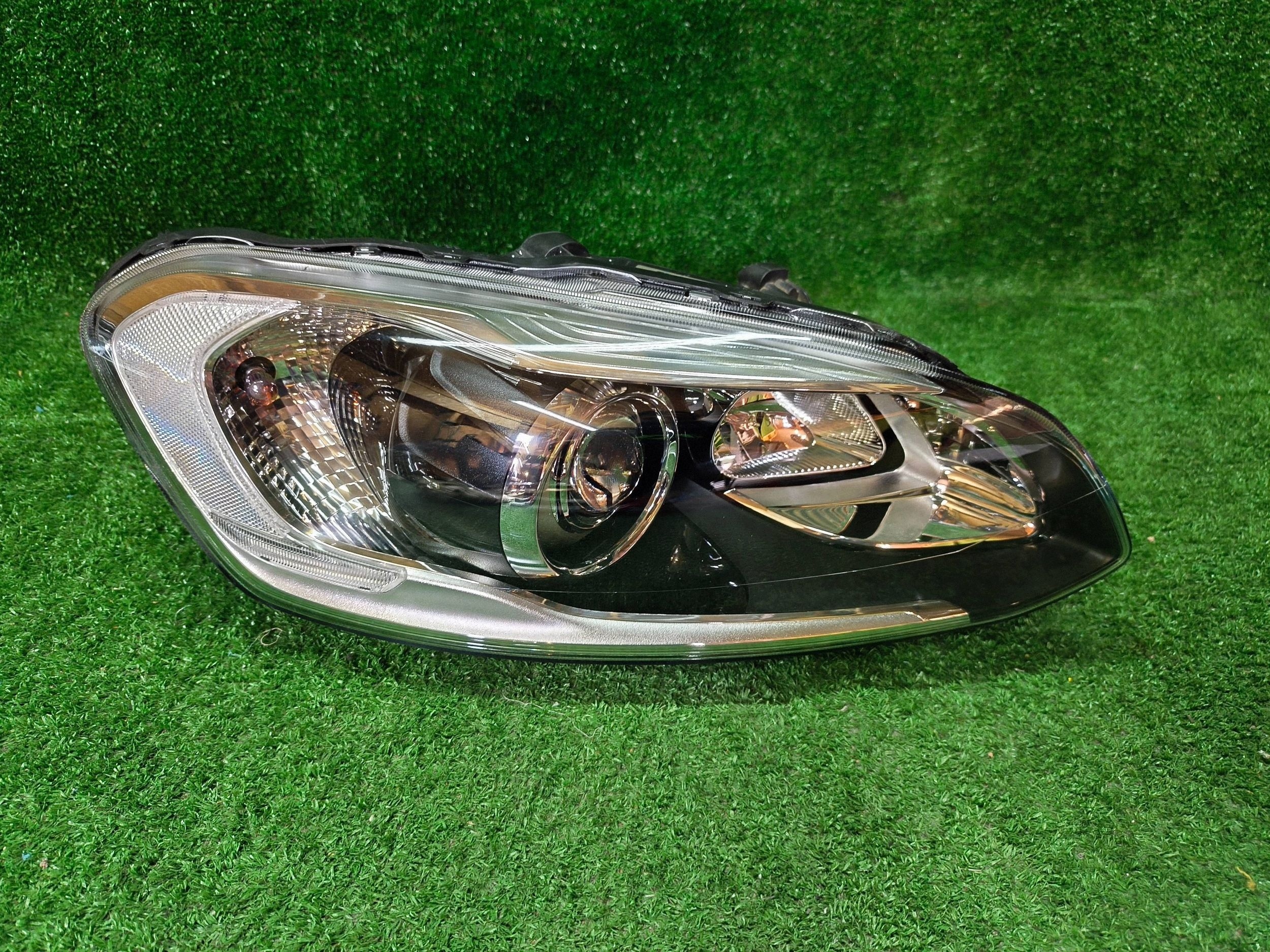 REFLEKTOR right front VOLVO XC60 LIFT XENON positioning NR.1635