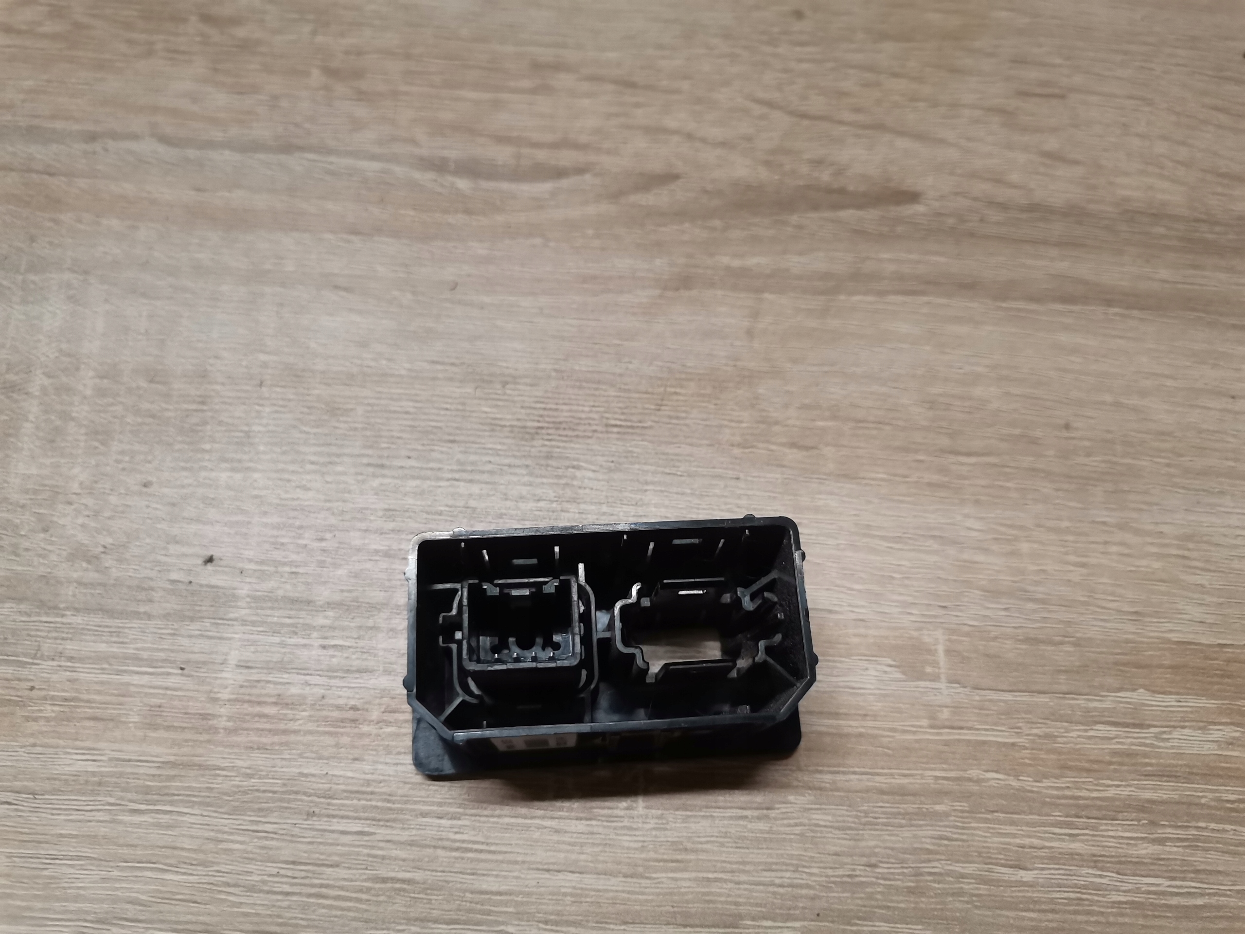 adapter USB FORD F-150 15-20 FL3T-14G332-AA
