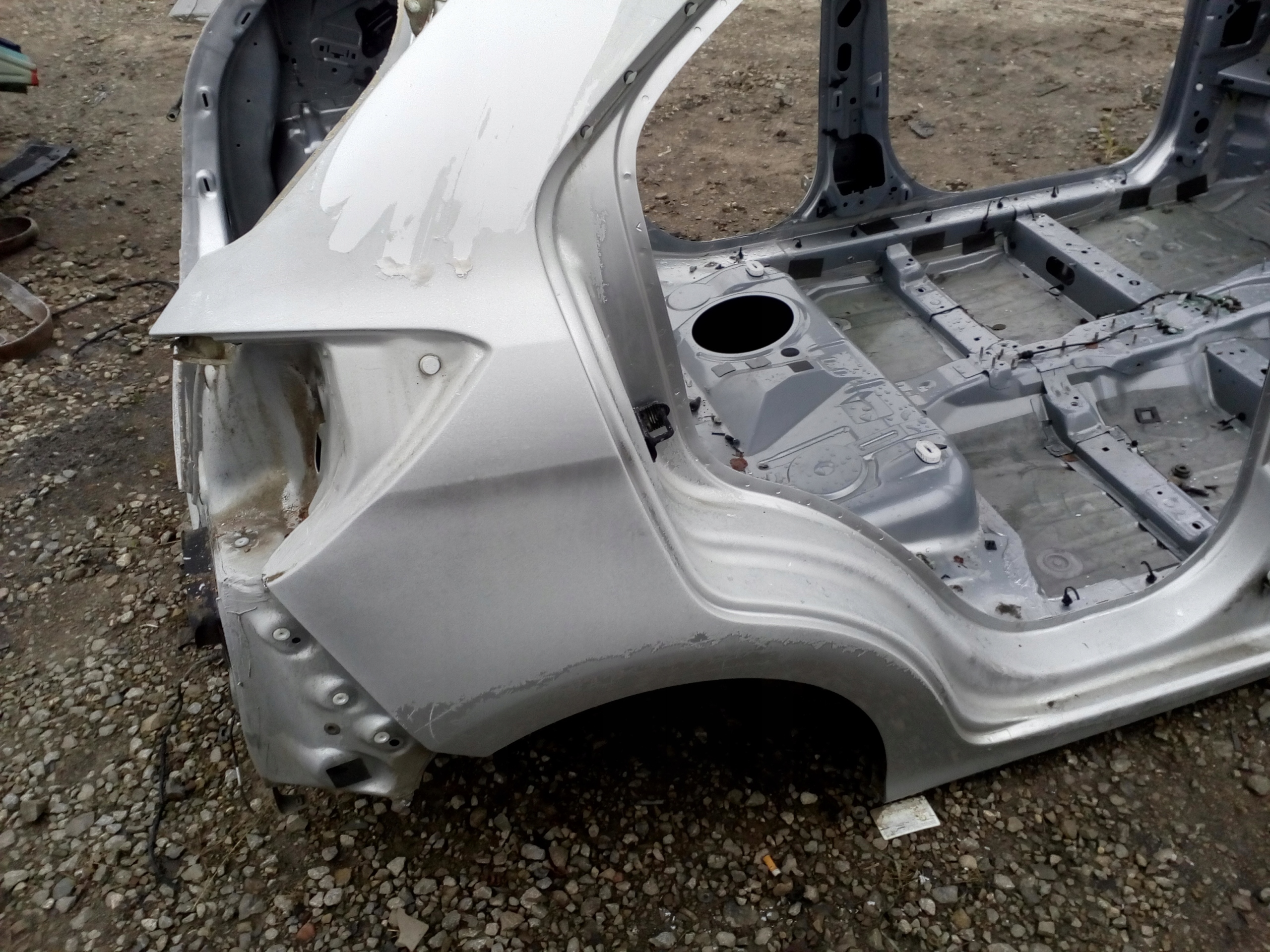 FORD КА ПЛЮС ЧЕТВЕРТИНА ПРАВА ЗАДНЯ ПРАВИЙ ЗАД.