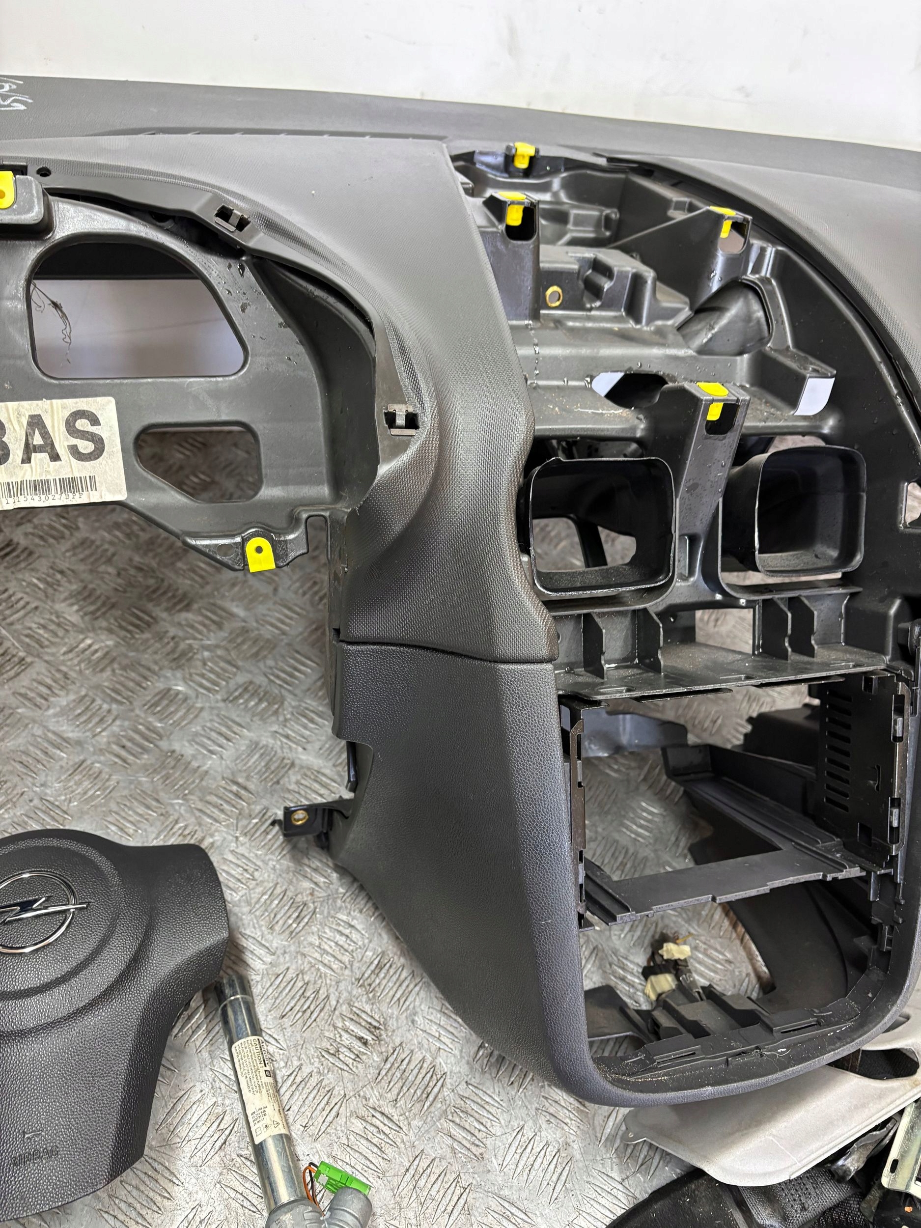 dashboard console airbag adjusters OPEL CORSA D