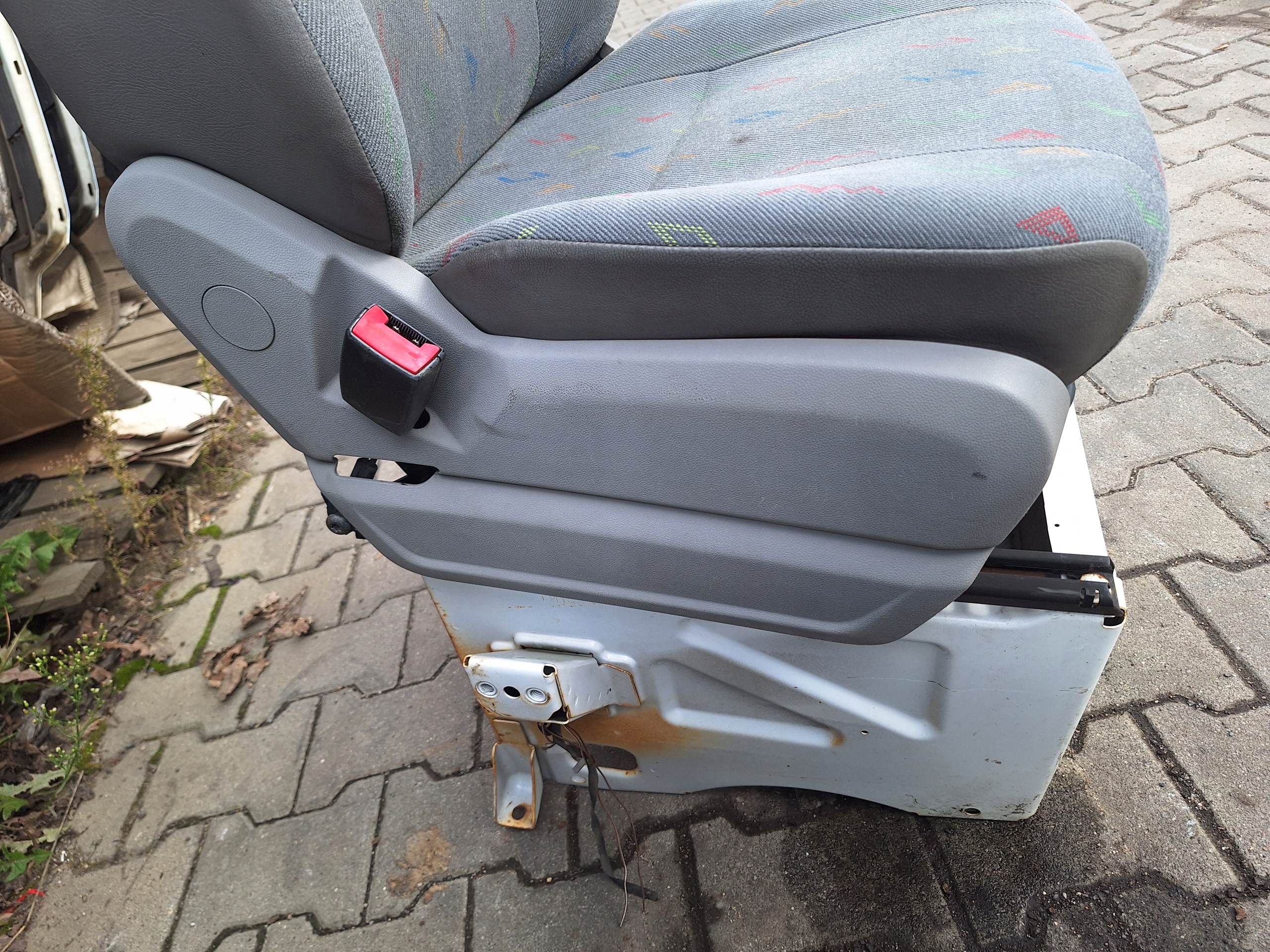SPRINTER vw LT 95-06 кресло водители перед основа