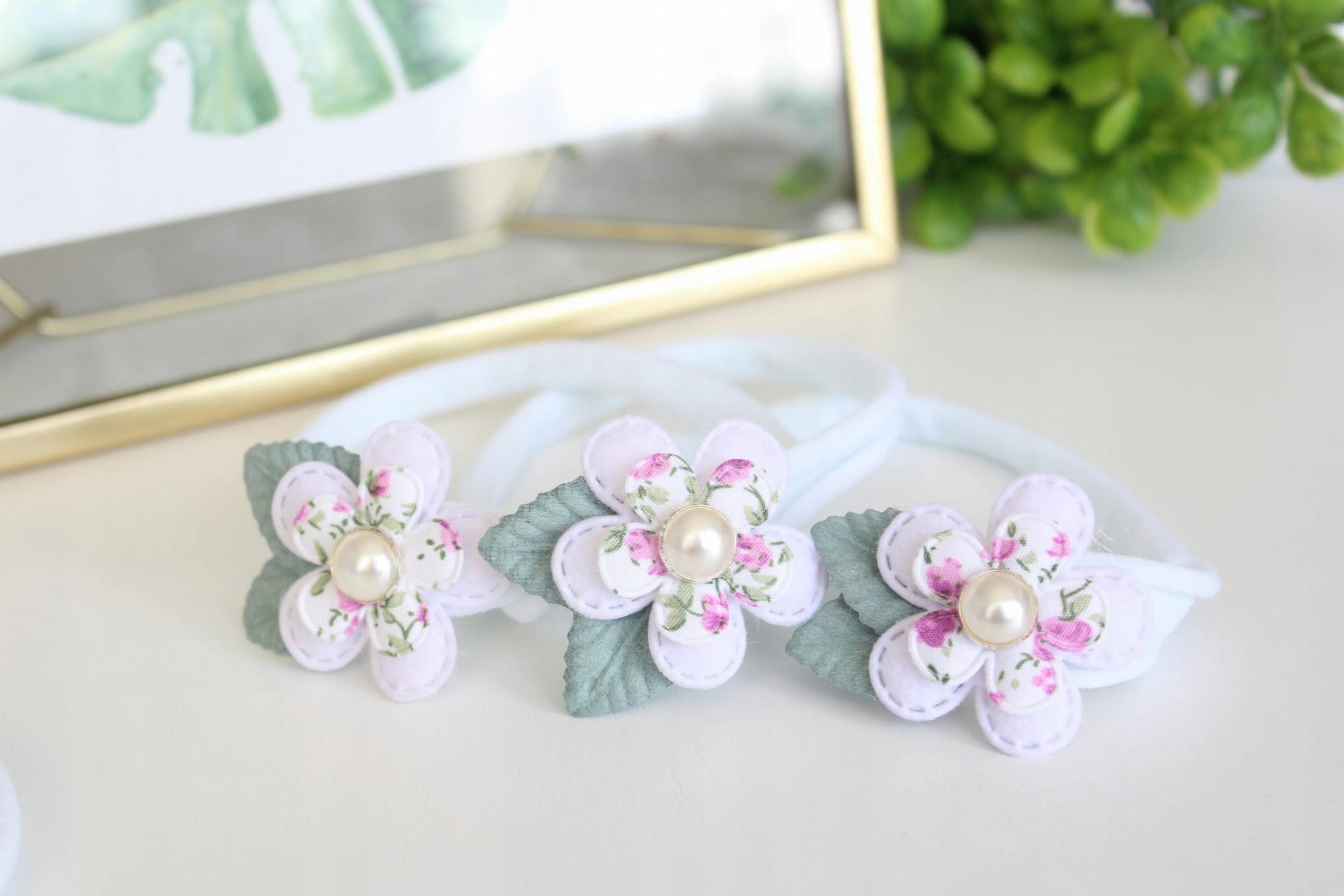 Opaska dla niemowląt do chrztu na roczek styl "newbie" biała Marka Szpulinka