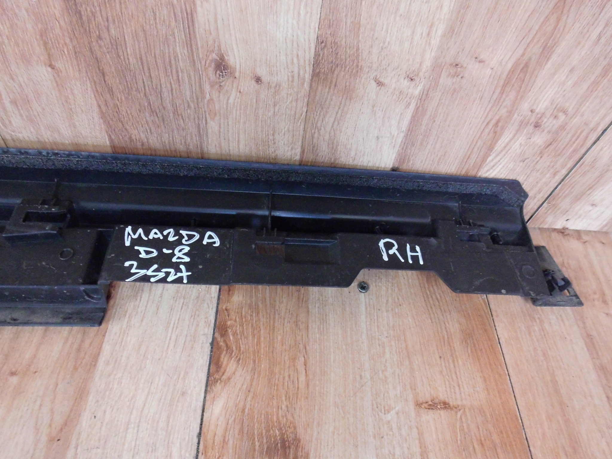 Mazda CX5 II KF 2017+ moulding cap threshold right KB7W51PL1 *