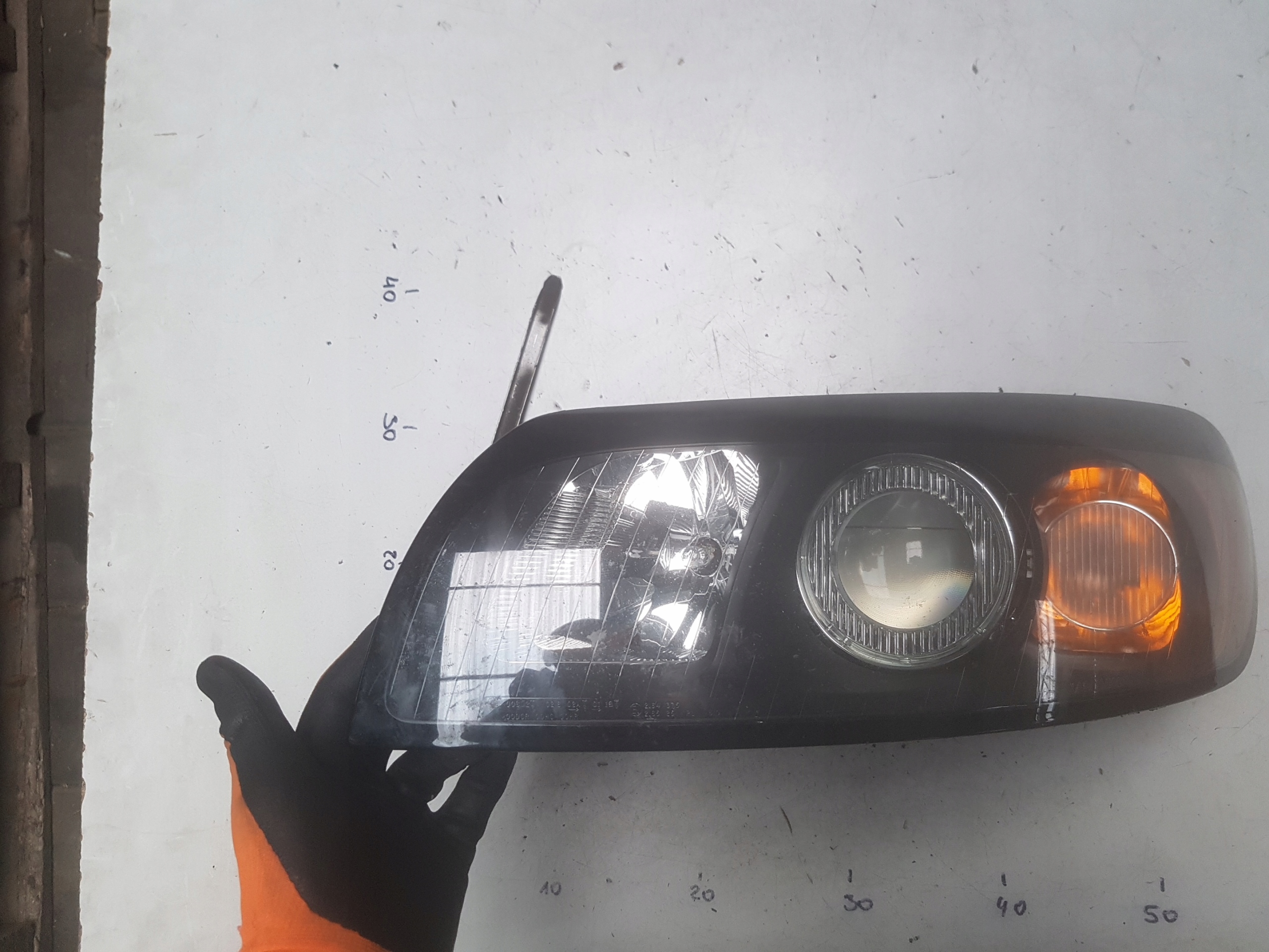 VOLVO C30 06-10r ФАРА ЛІВА ПЕРЕД АВТО З АНГЛІЇ!!