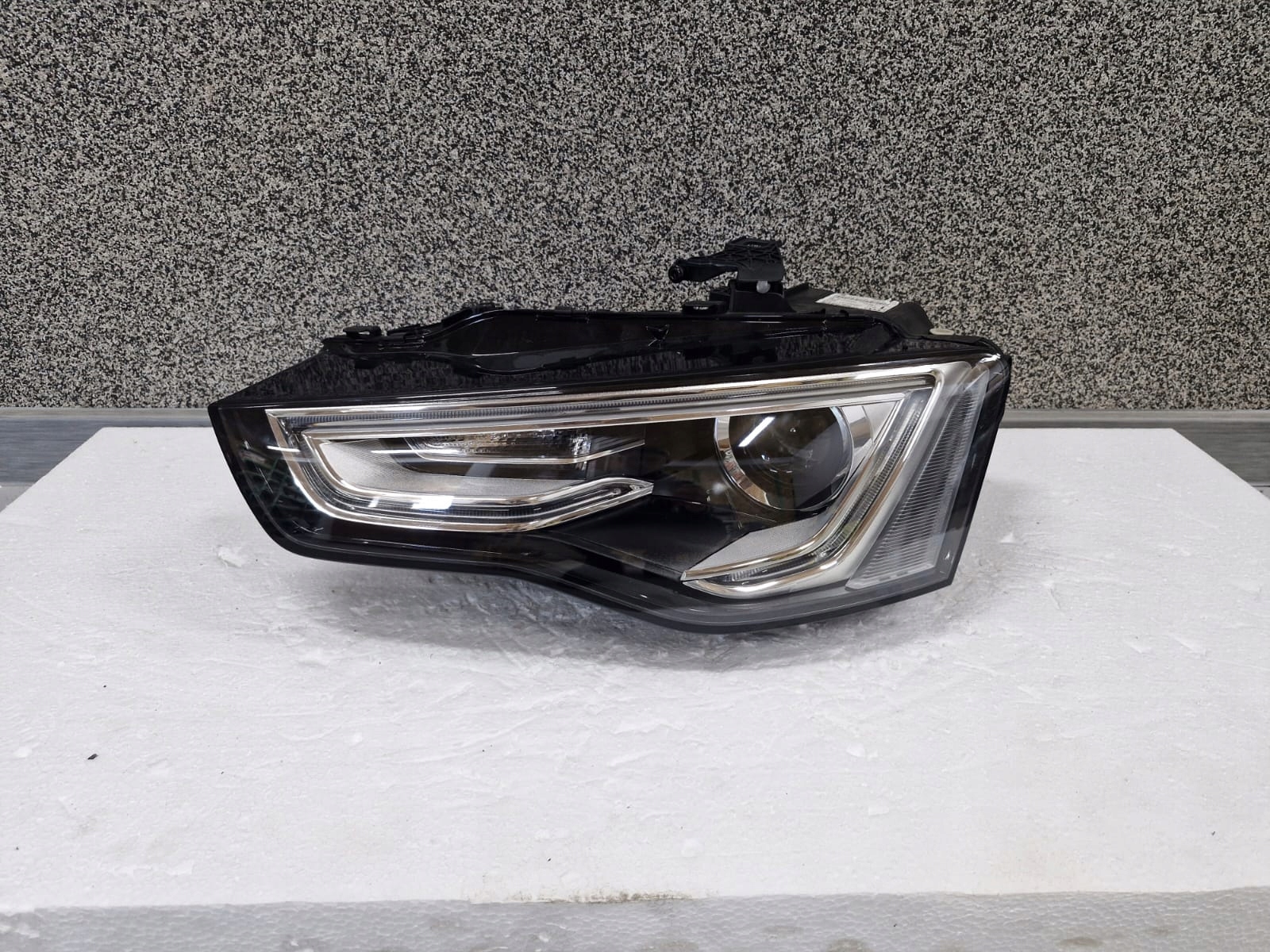 light left Audi A5 8T LIFT Bi Xenon Led