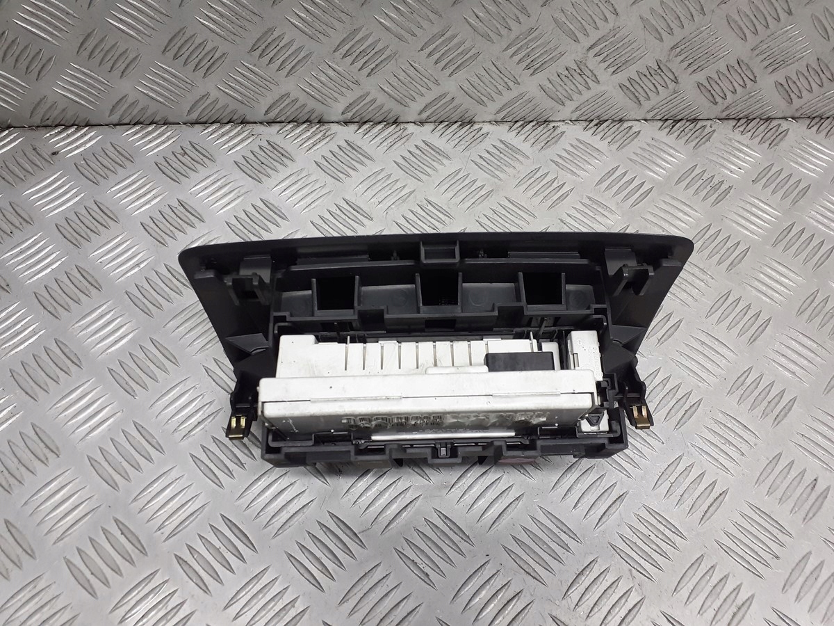 дисплей renault LAGUNA II 8200290542