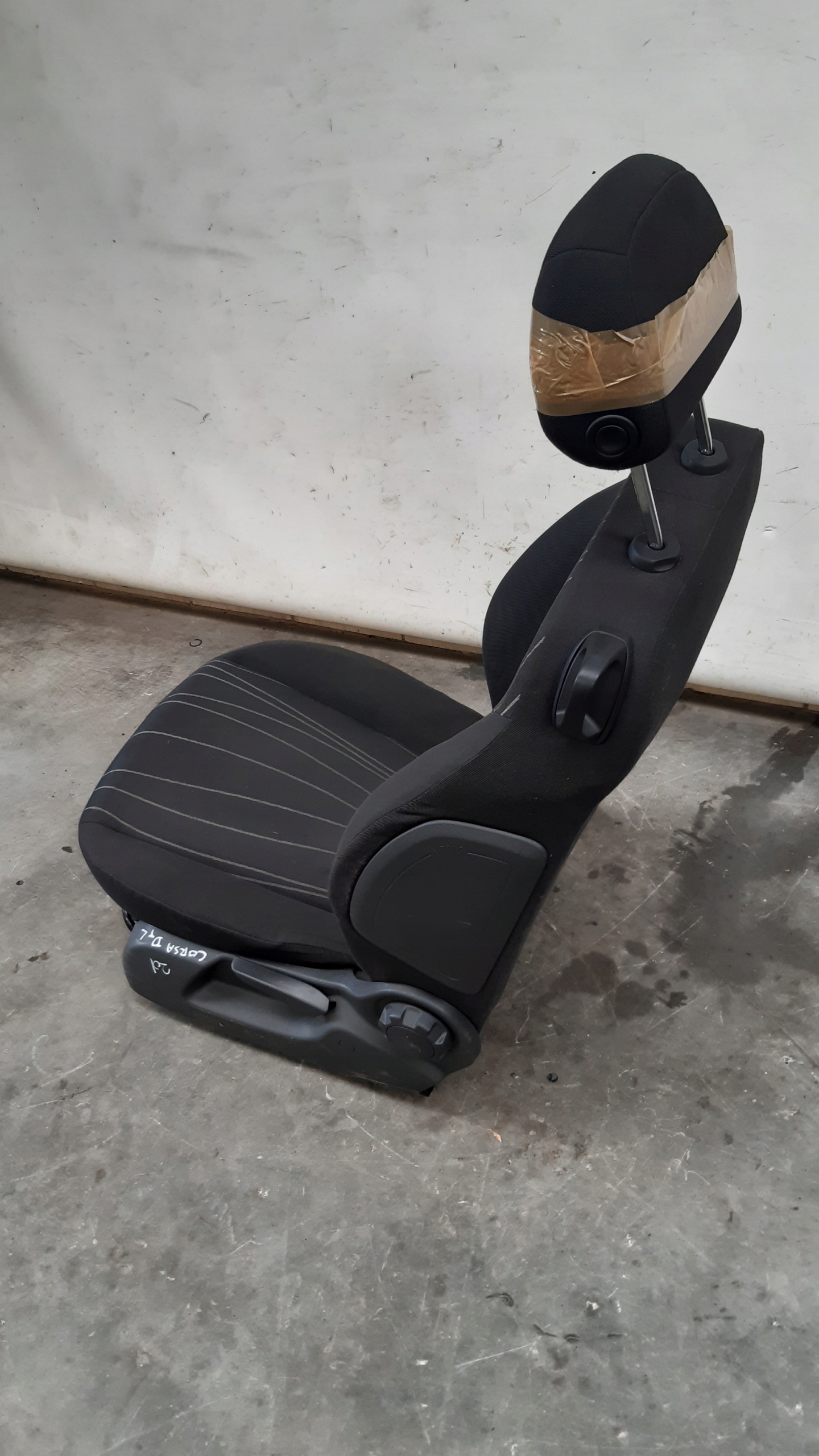Sitz links grzany Opel Corsa D