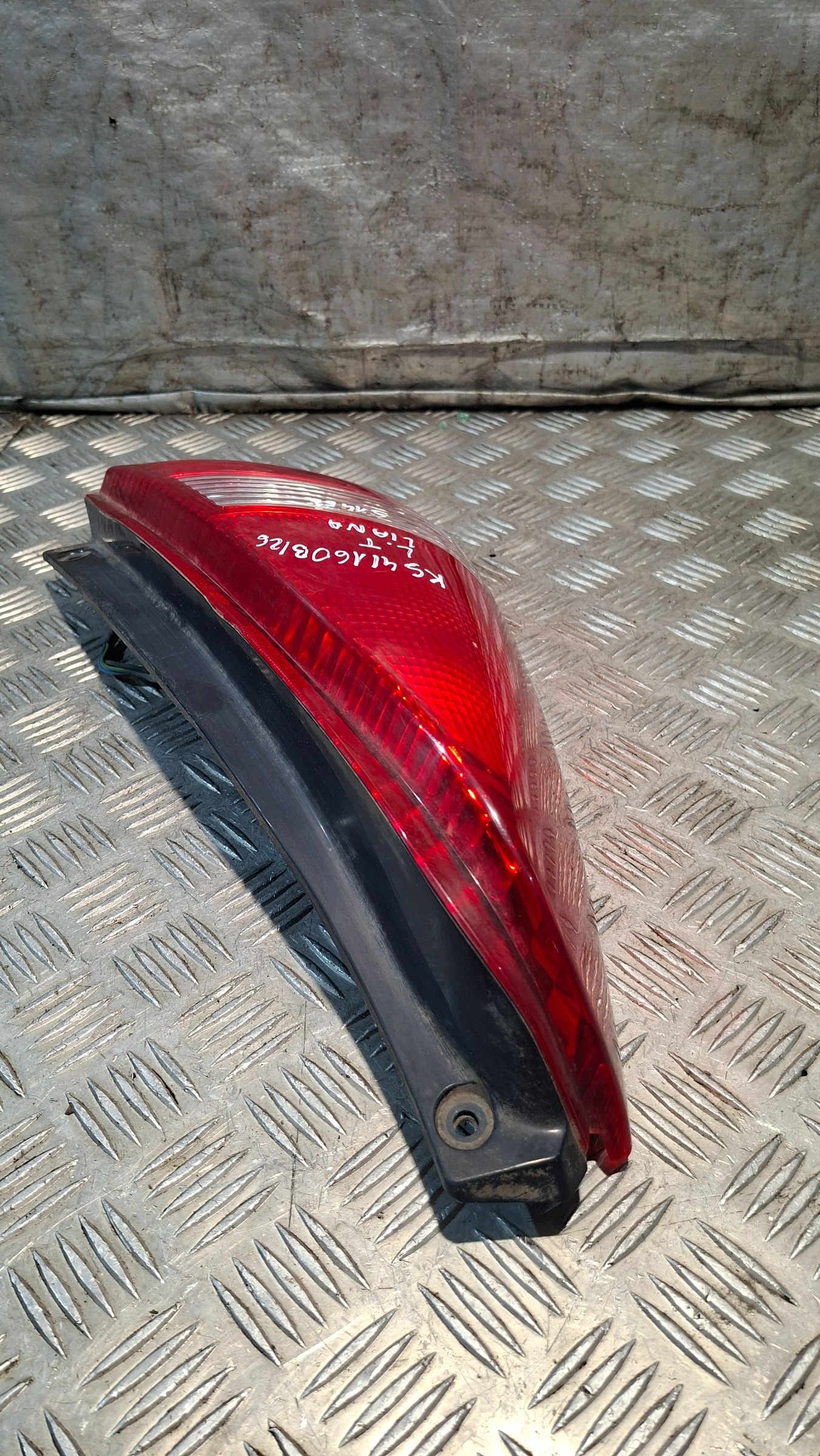 light left rear part SUZUKI LIANA