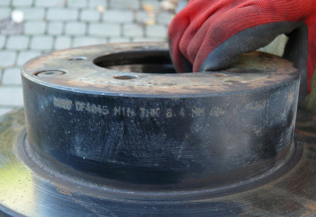 kotuče TARCZO BEBNY plotýnky záď 262/10mm MITSUBISHI OUTLANDER a 1 2.0 TRW