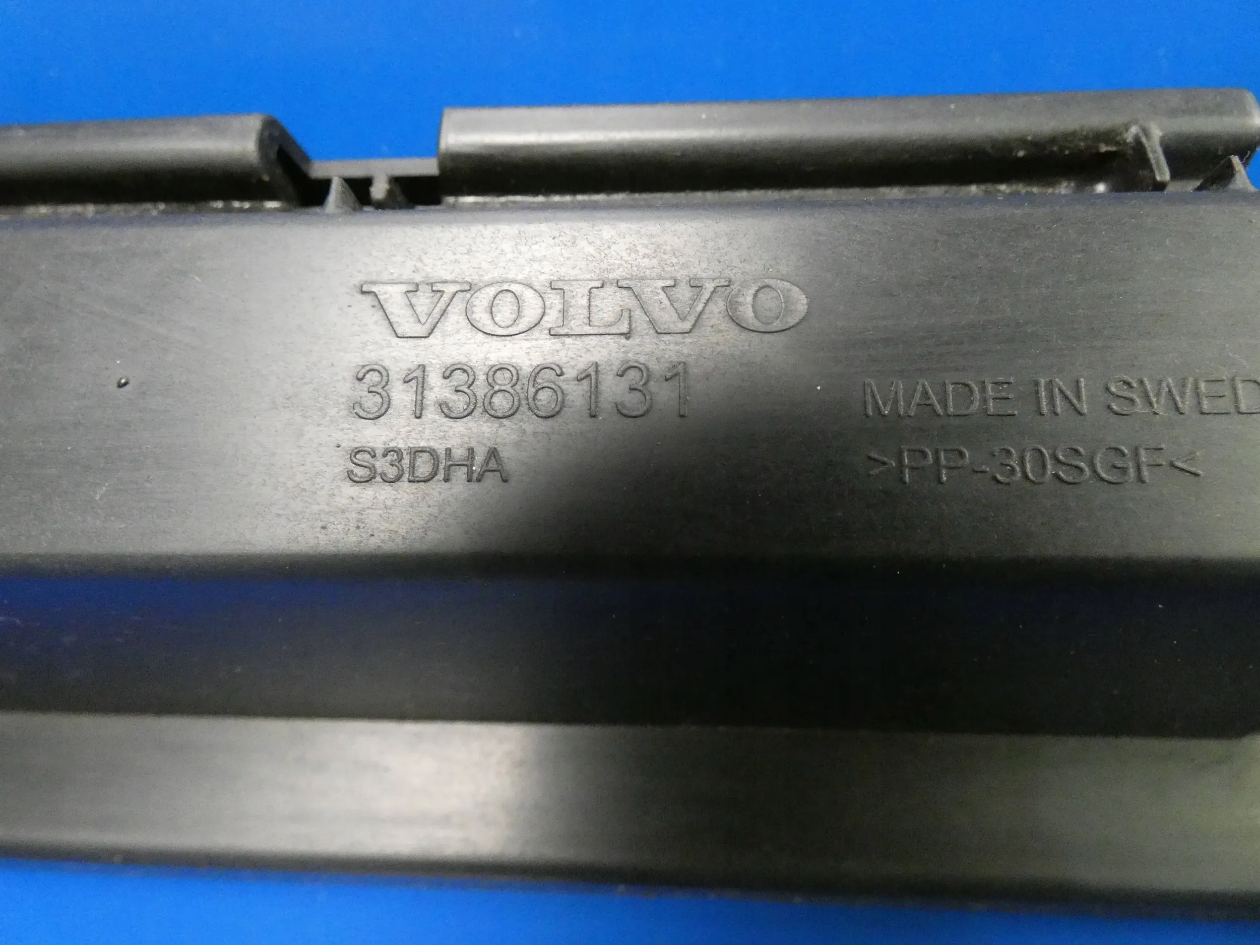 VOLVO V90 II support holder mouldings PROGOWEJ left