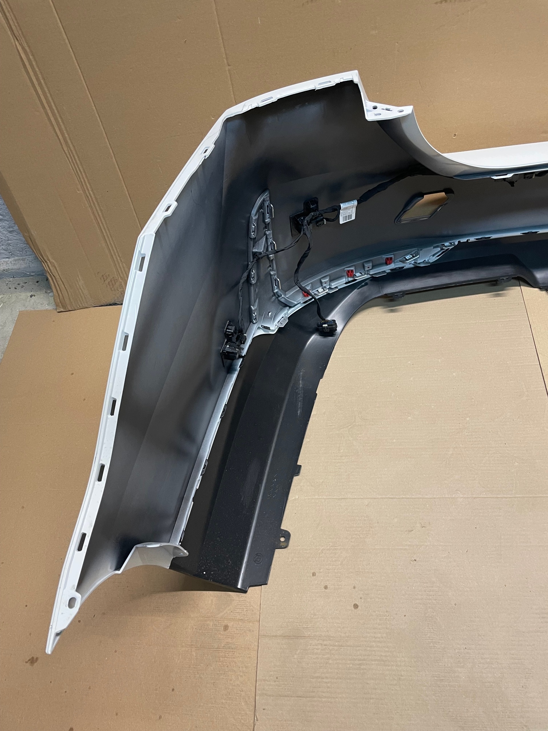 bumper rear part 6X PDC complete BMW 5 G60 colour A300