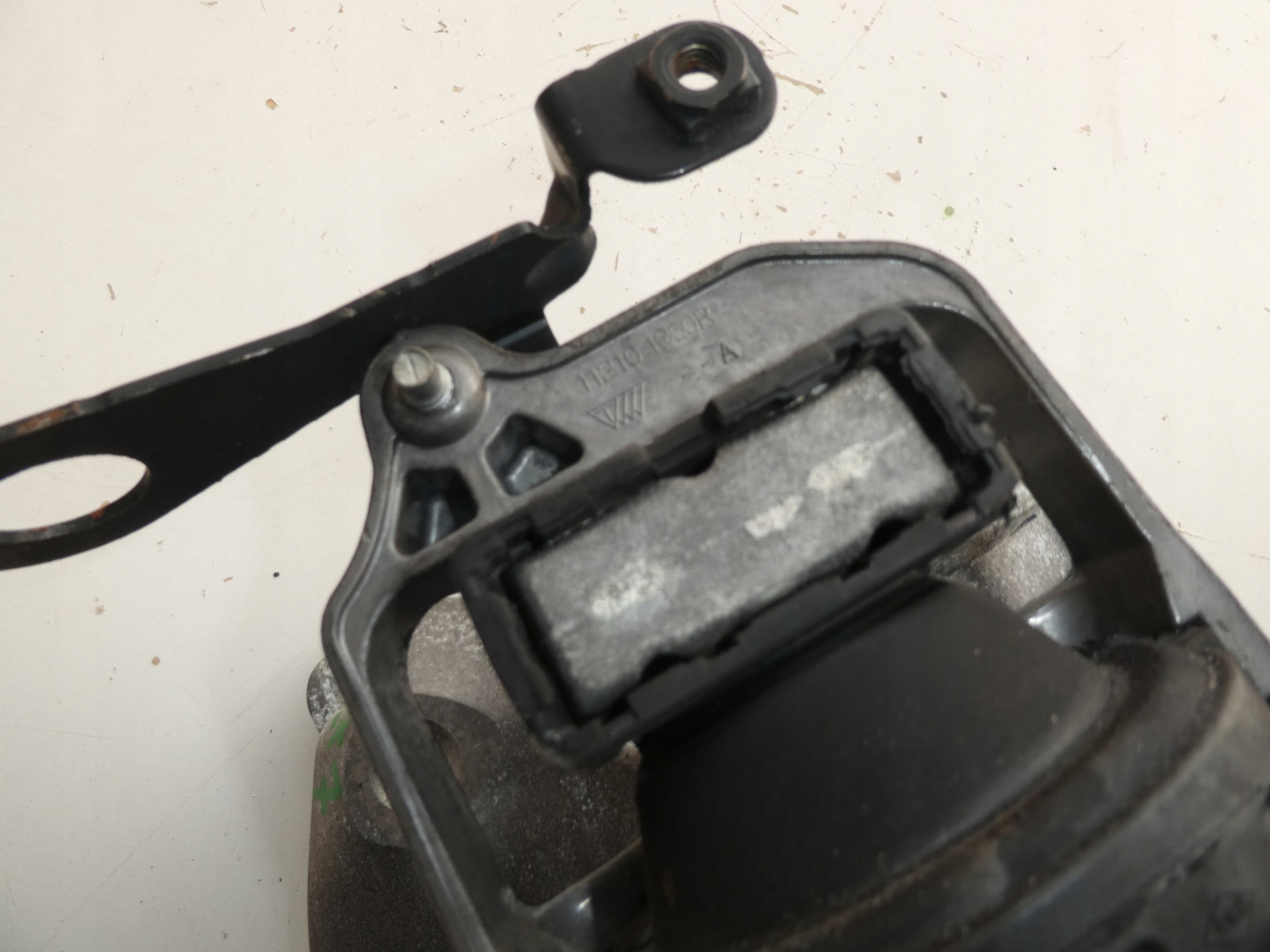 holder engine mount TRAFIC III VIVARO B 112101360R