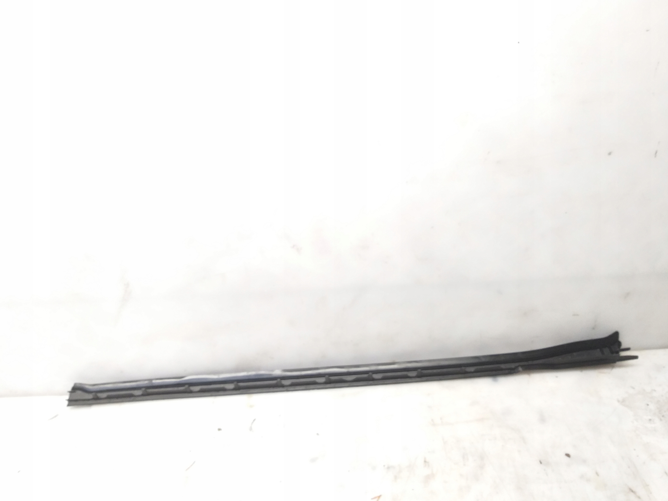 Listwa odprawadzajaca wode lewa BMW G05 7463527 Numer katalogowy części 7463527