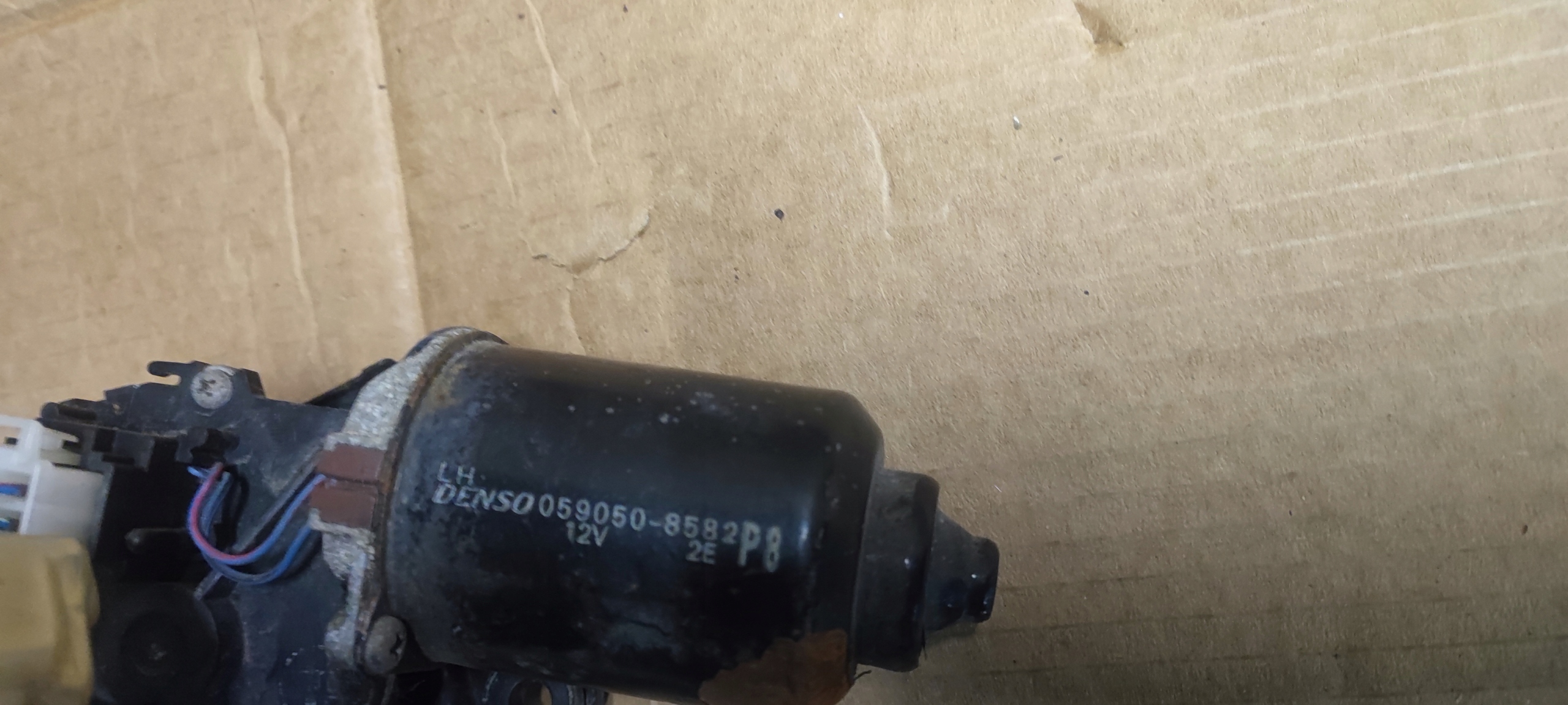 SUZUKI IGNIS a motorek stieracov předek DENSO 0590508582