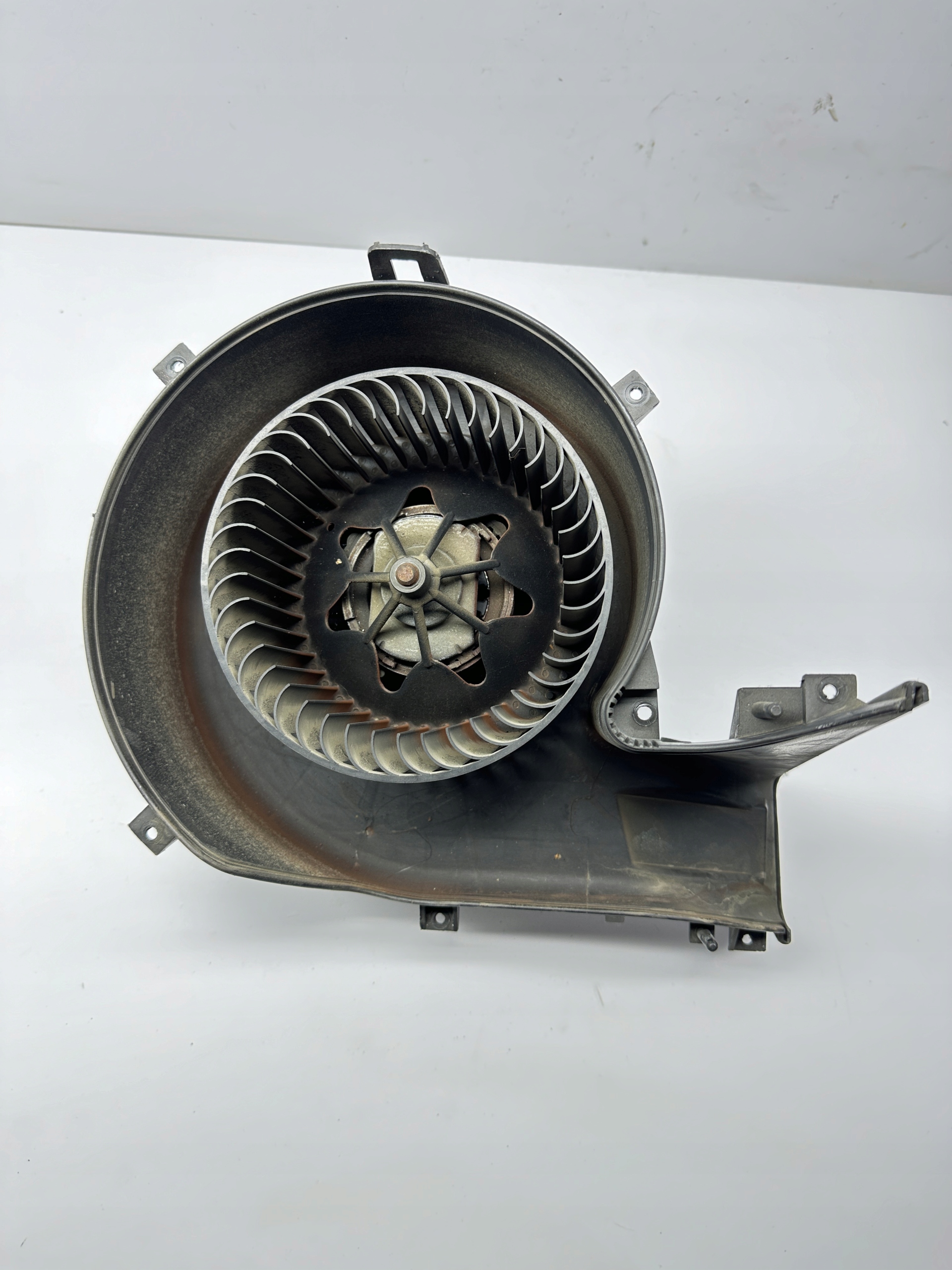 WENTYLATOR NAWIEWU DMUCHAWA NAWIEWU OPEL VECTRA C 985852T