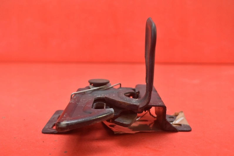 bonnet latch lock 25664742 CADILLAC CTS 1 and 02-07