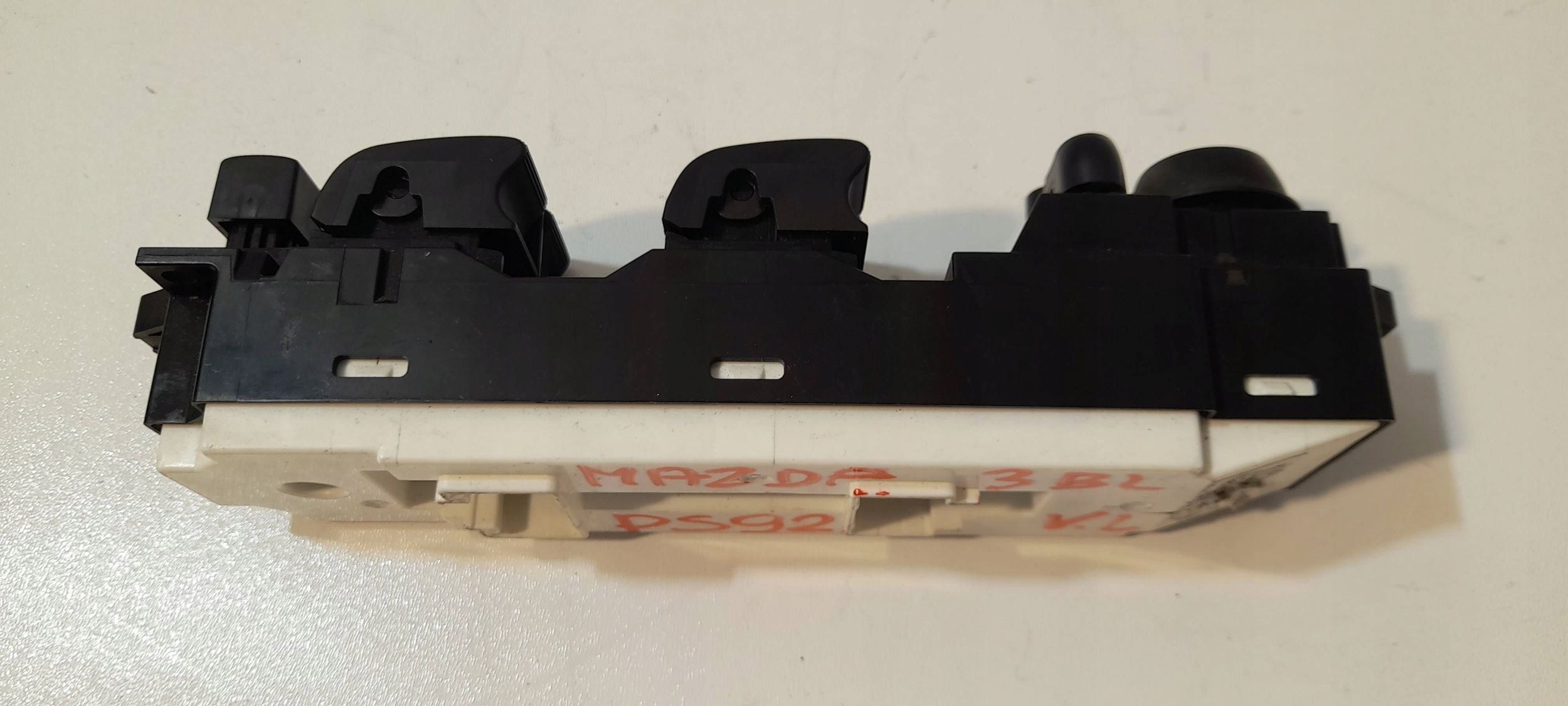Mazda 3 BL control panel of the window K0021 (PS92)