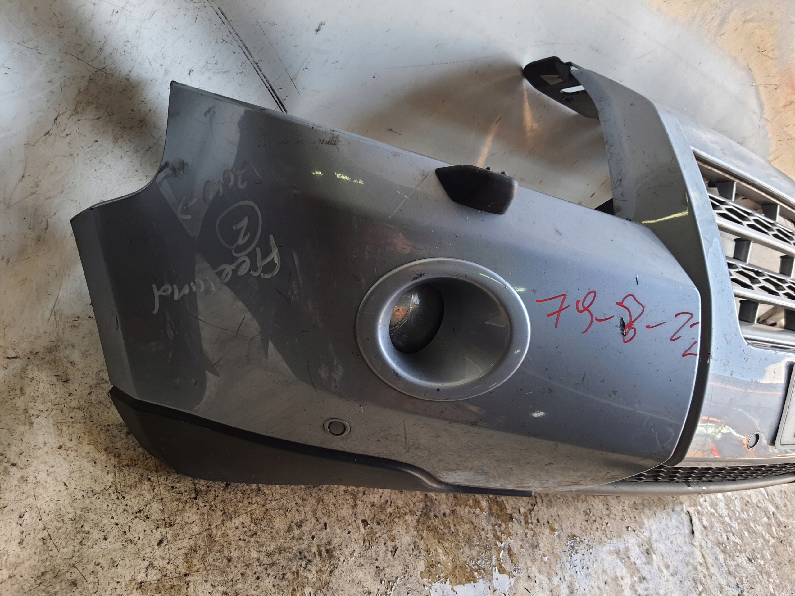 LAND ROVER FREELANDER II 06-11 bumper PDC + XENON