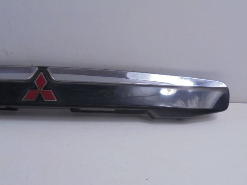 MITSUBISHI SPACE STAR and cap moulding bonnet rear part