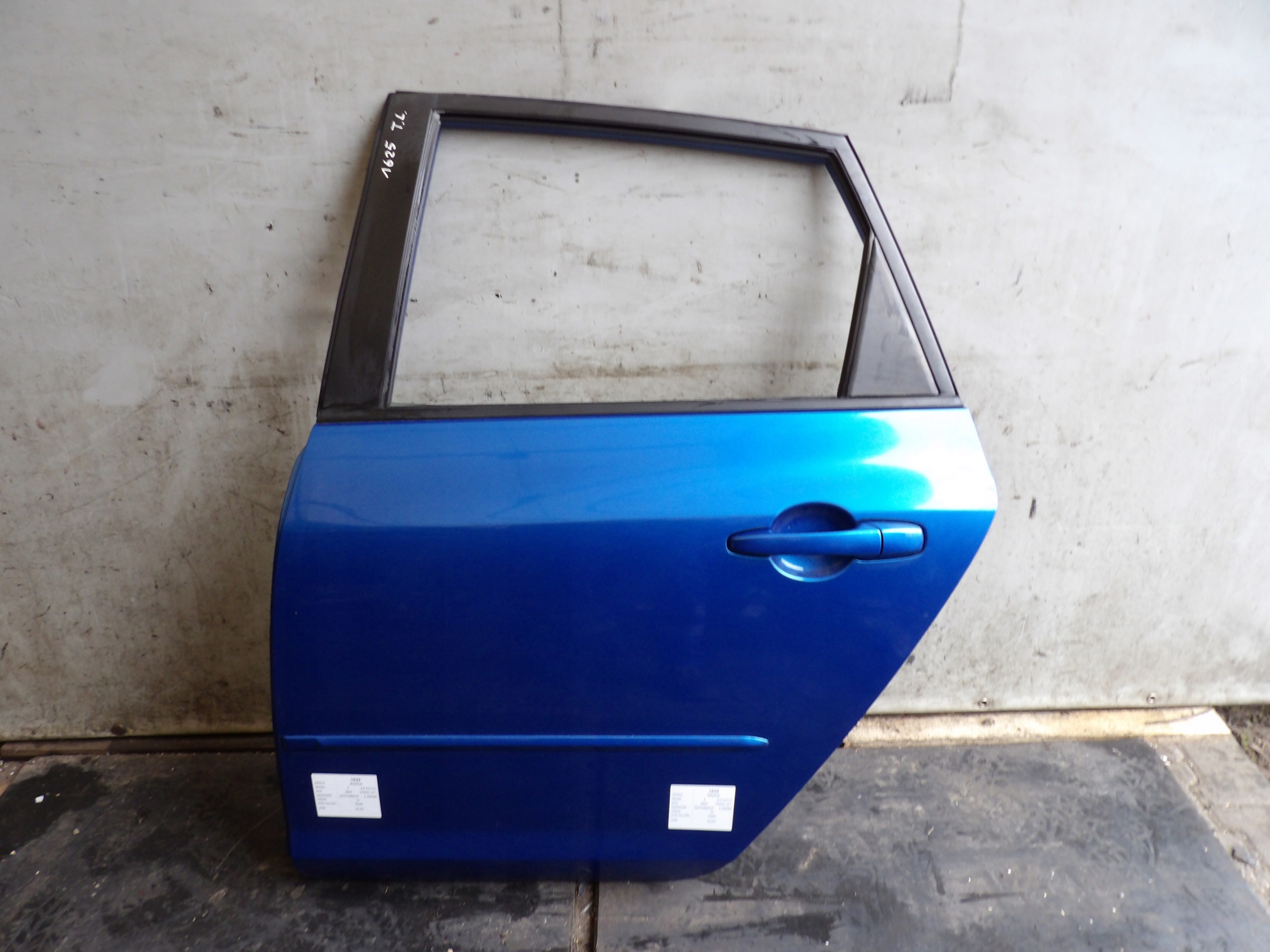 Mazda 3 and door rear. left HB 5D