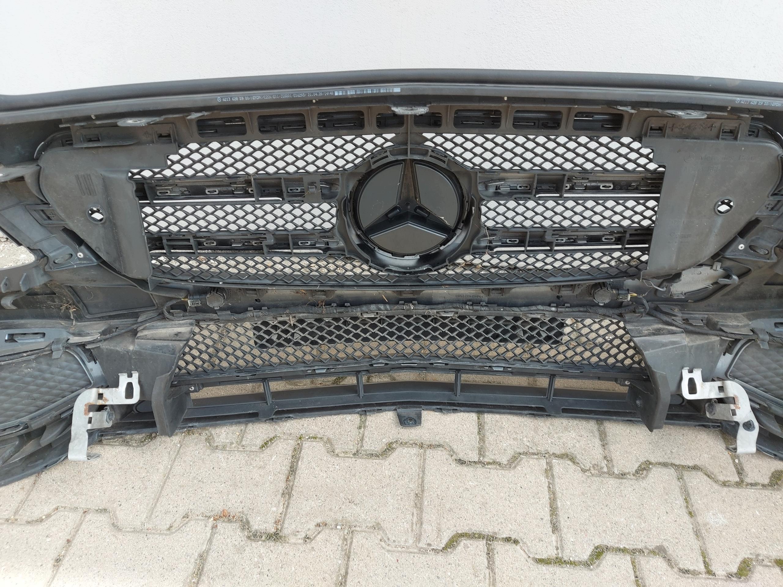 MERCEDES W213 E300de Kombi bumper front complete AMG 992