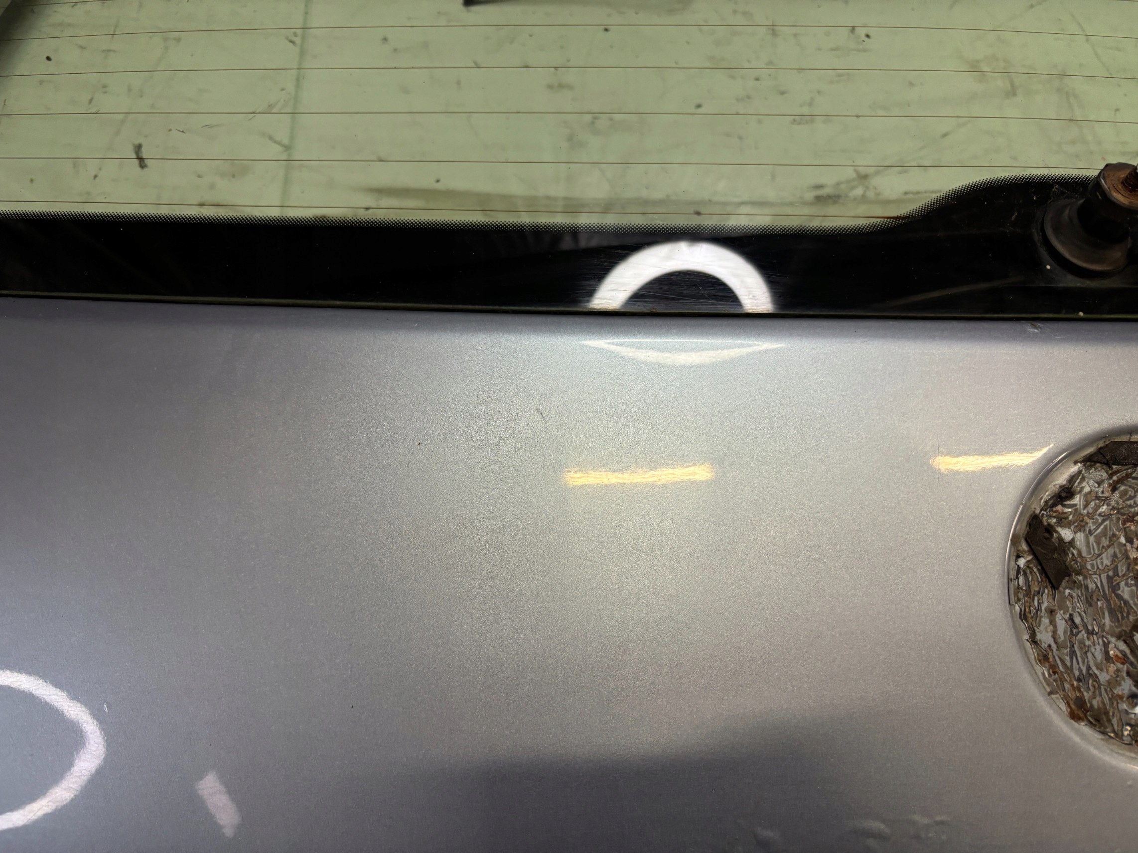 trunk door boot Volkswagen Touran and 1