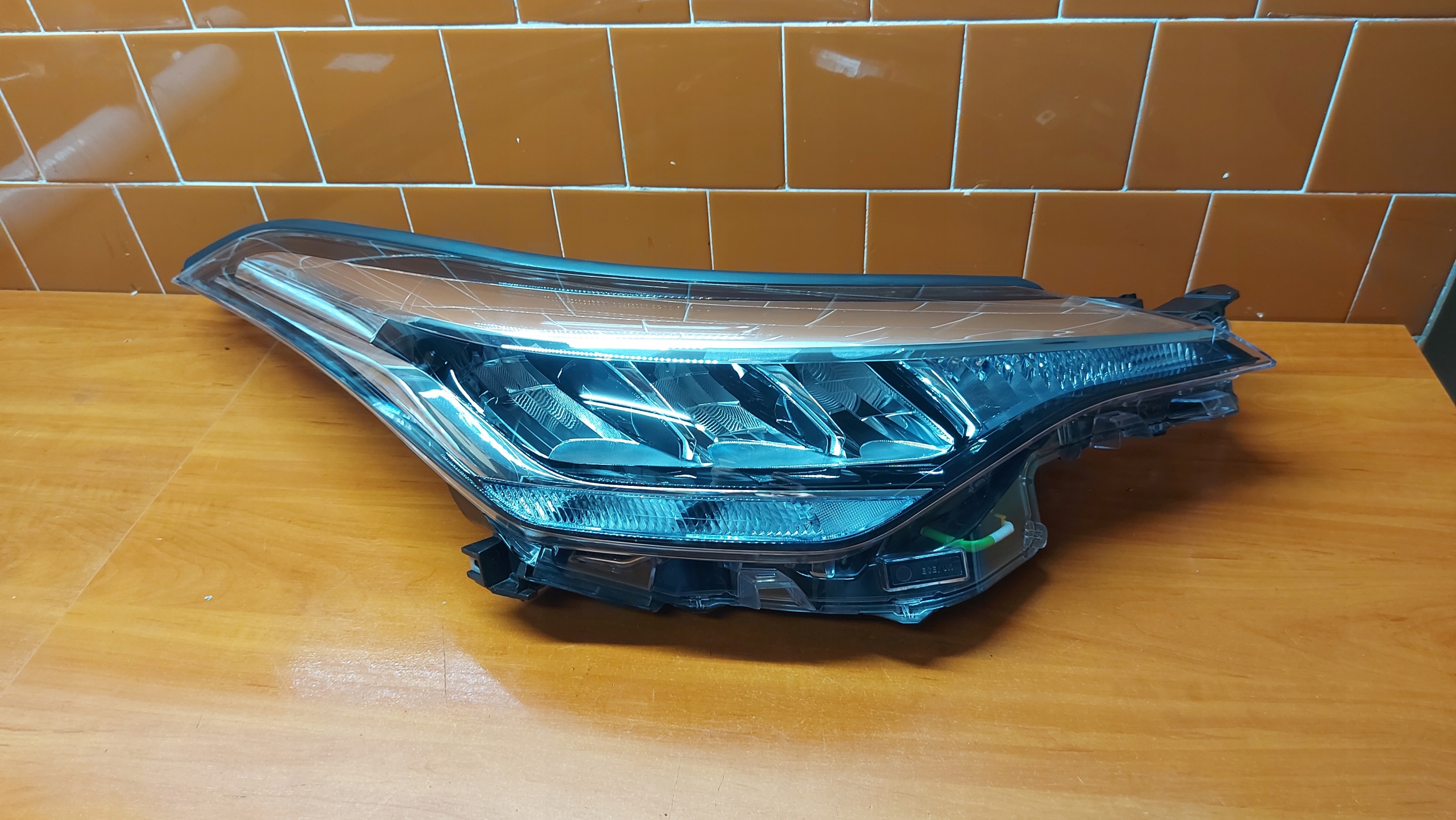 REFLEKTOR light right right front TOYOTA CHR C-HR 19- LIFT
