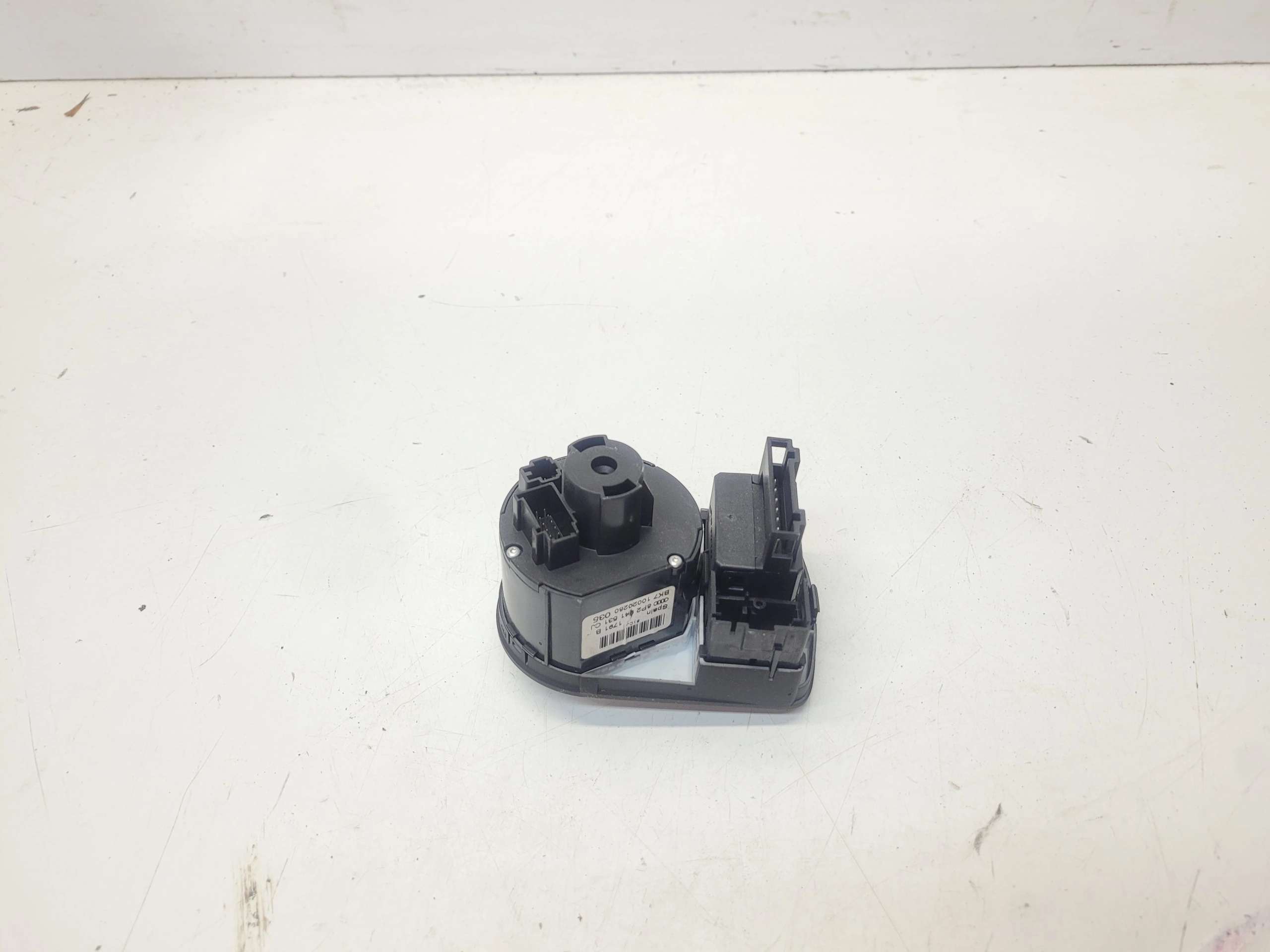 interruttore luci DRL AUDI A3 8P LIFT 8P2941531CJ inglese