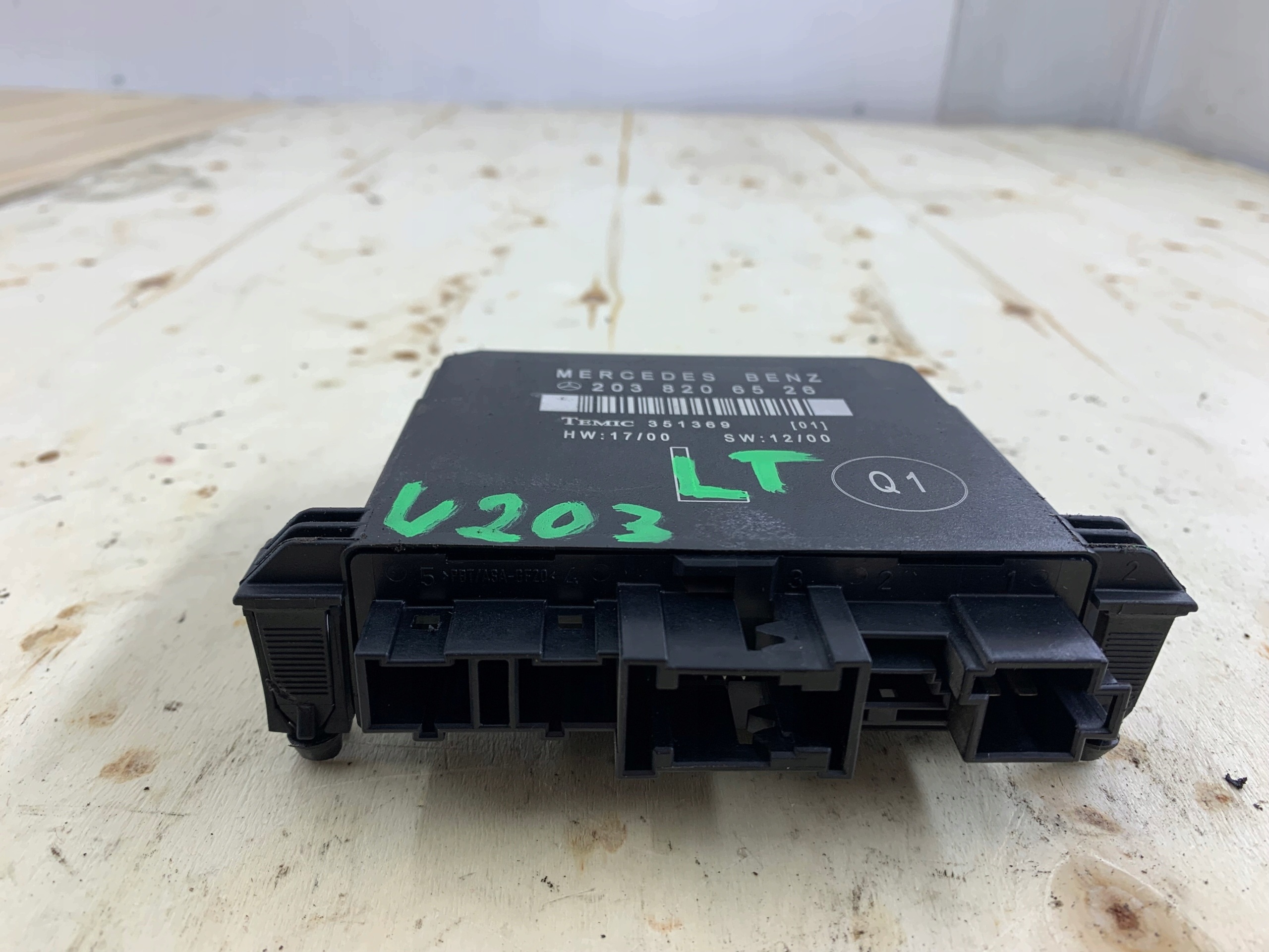 MERCEDES W203 module door left rear part 2038206526