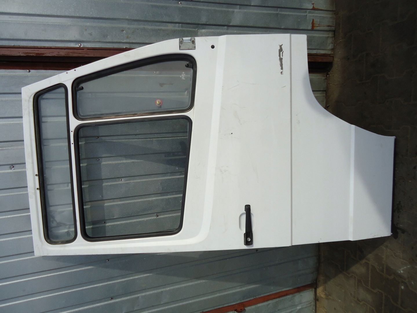 DRZWI PRZEDNIE PRAWE MERCEDES VARIO - 609, 811