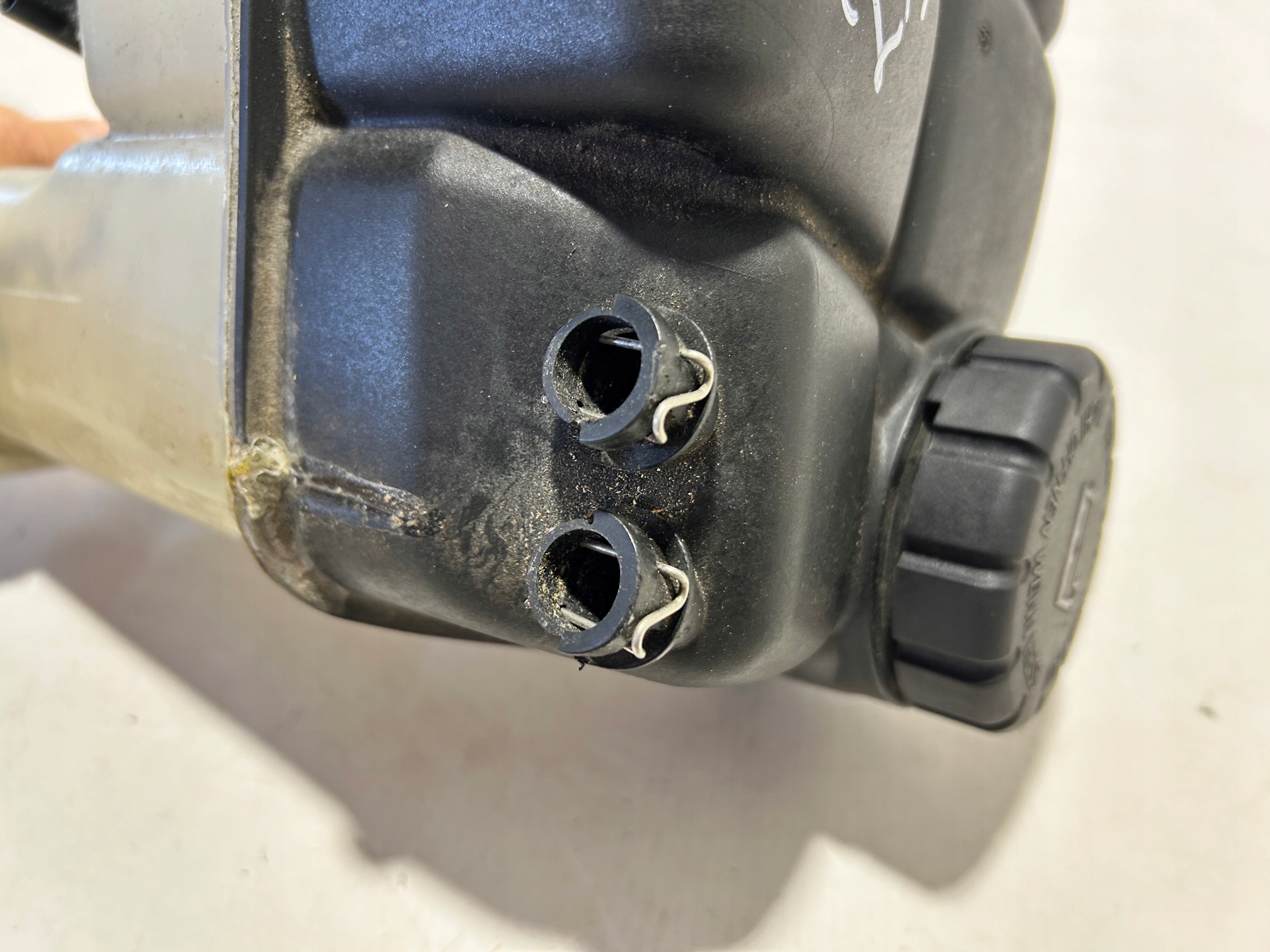 water tank MERCEDES SL R230 W230