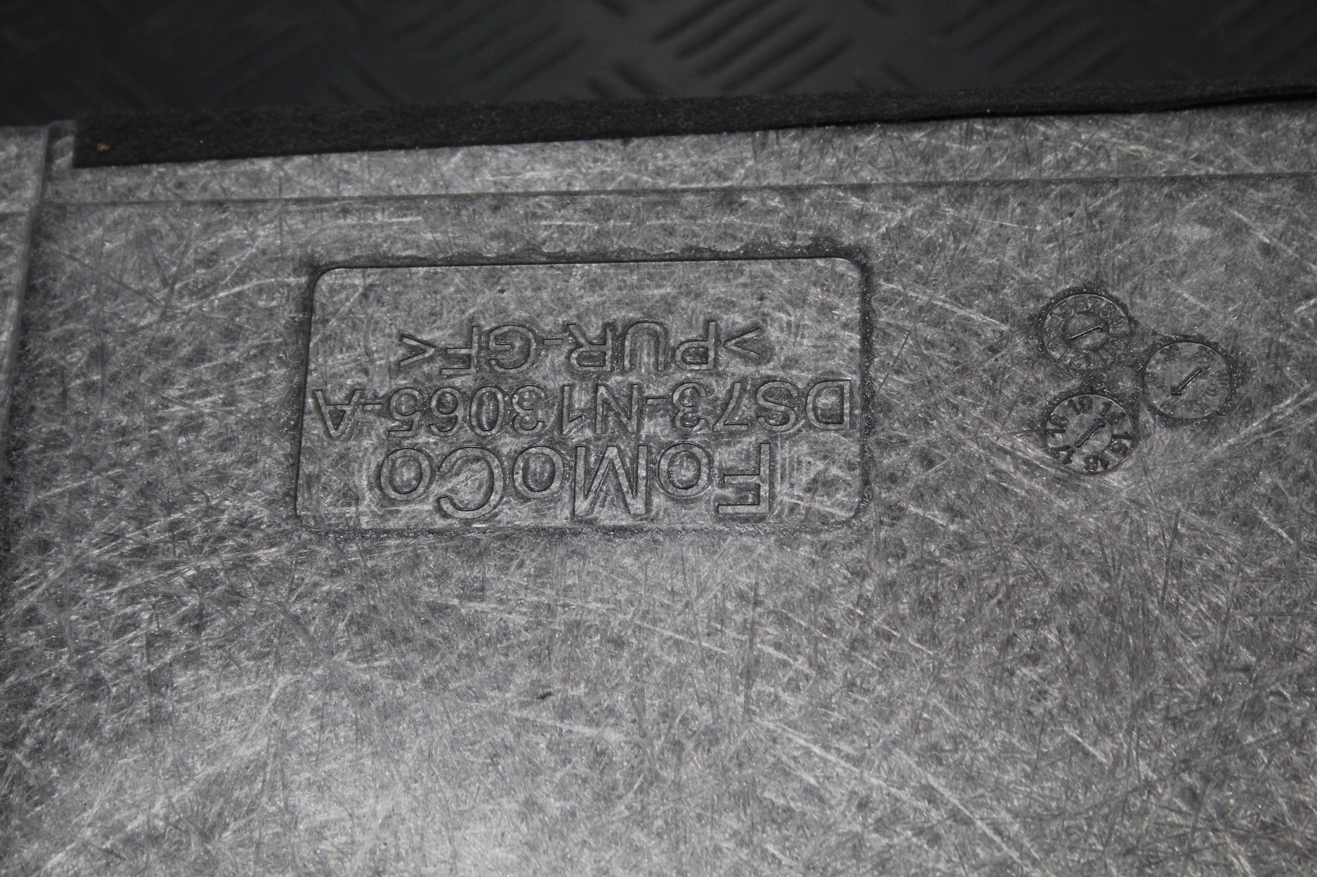 floor boot upholstery FORD MONDEO MK5 DS73-N13065-A