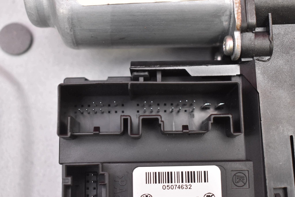window regulator right front EU 1T1837730AG VW TOURAN 1 and 03-06