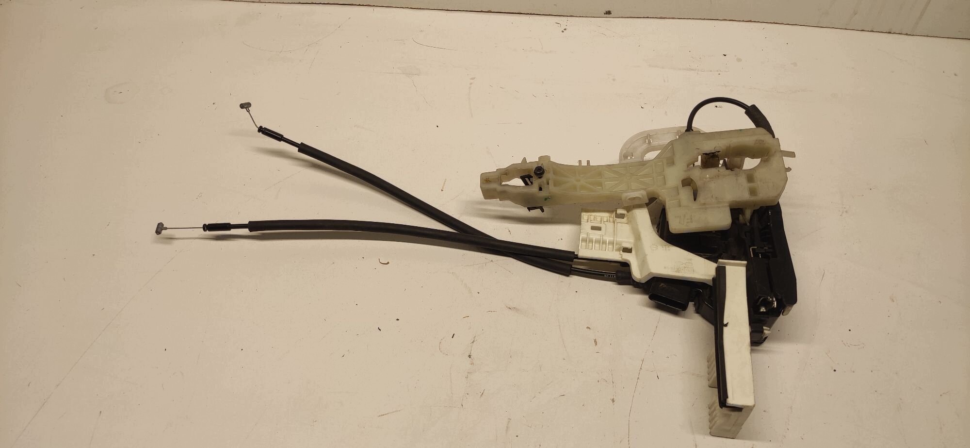 HYUNDAI TUCSON II lock door left front front 81310-D3010 15-21