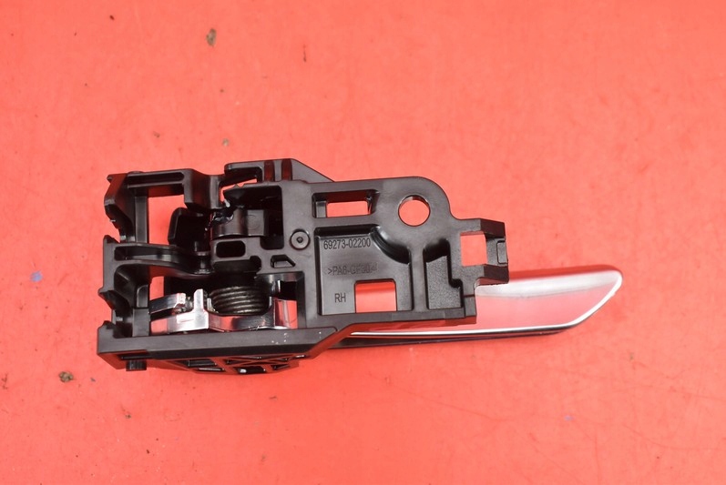 handle inner right front 69273-02200 TOYOTA COROLLA E21 19-21