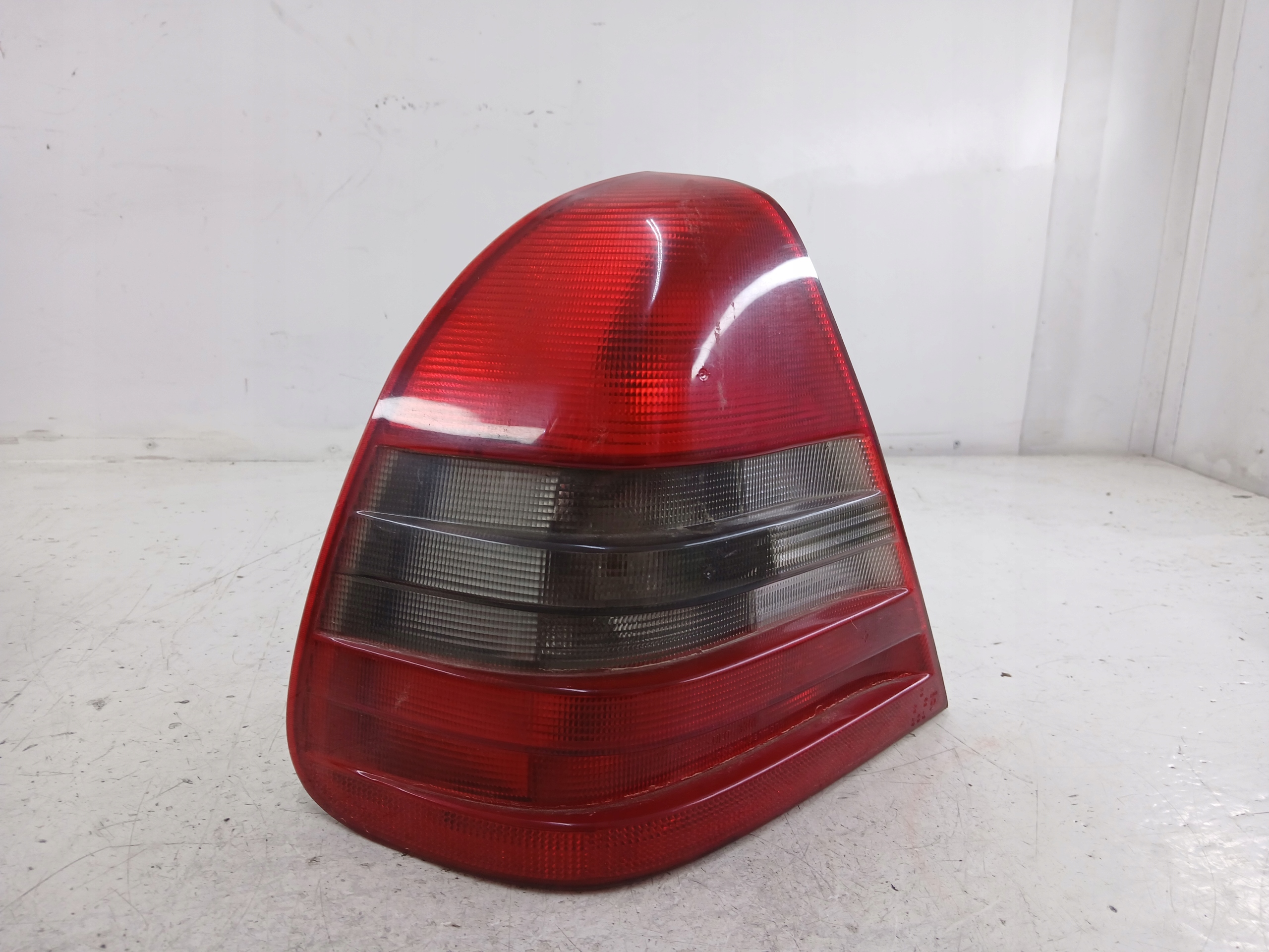 MERCEDES W202 light left rear part sedan 2028200964