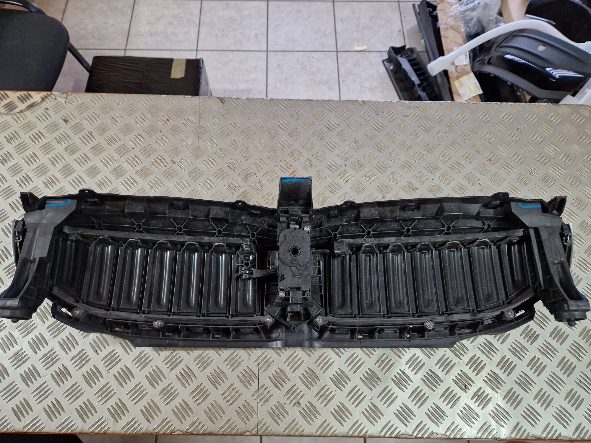 front PREKLADgrill blinds air line BMW 3 G20 G21 2018R->