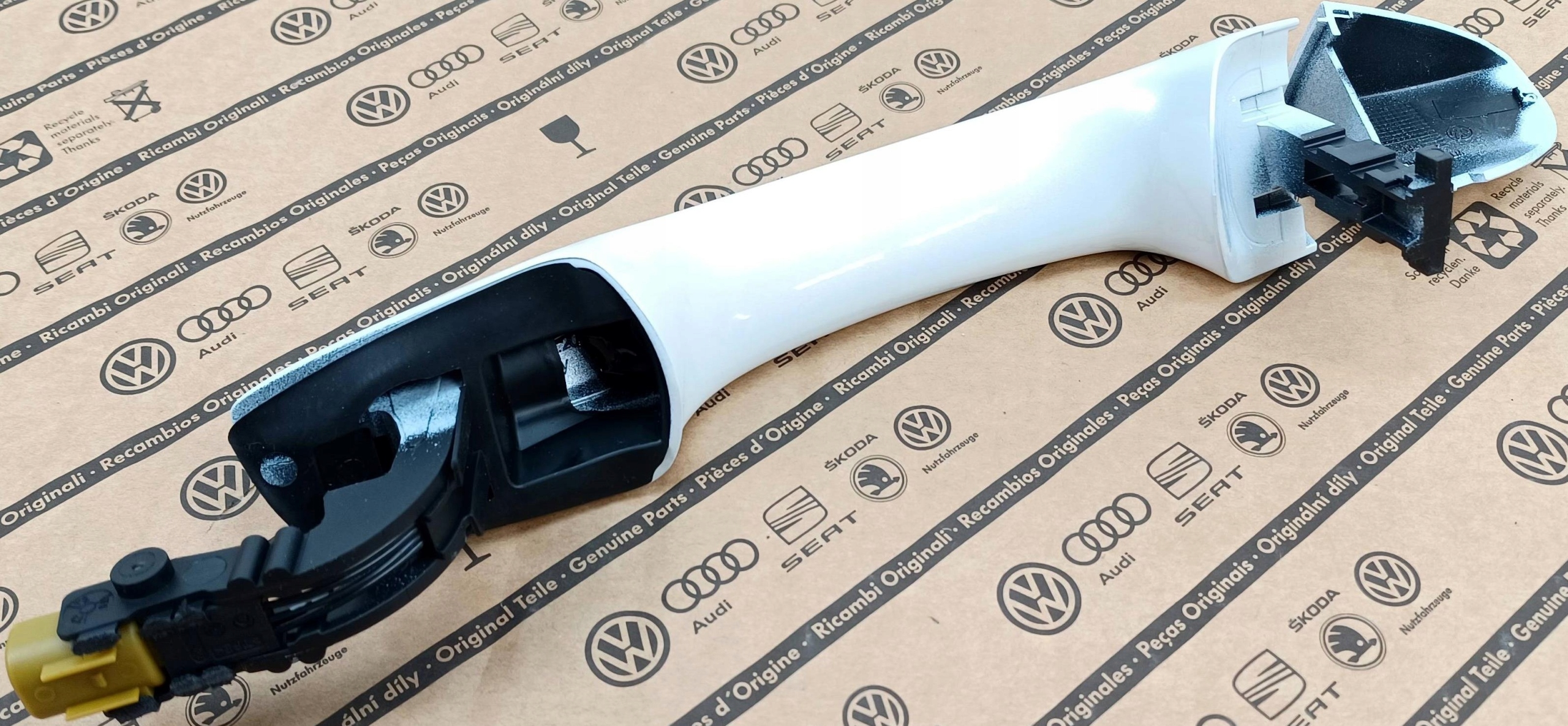 NOWA KLAMKA ZEWNĘTRZNA DRZWI VW PASSAT B8 L0K1 Kolor biały