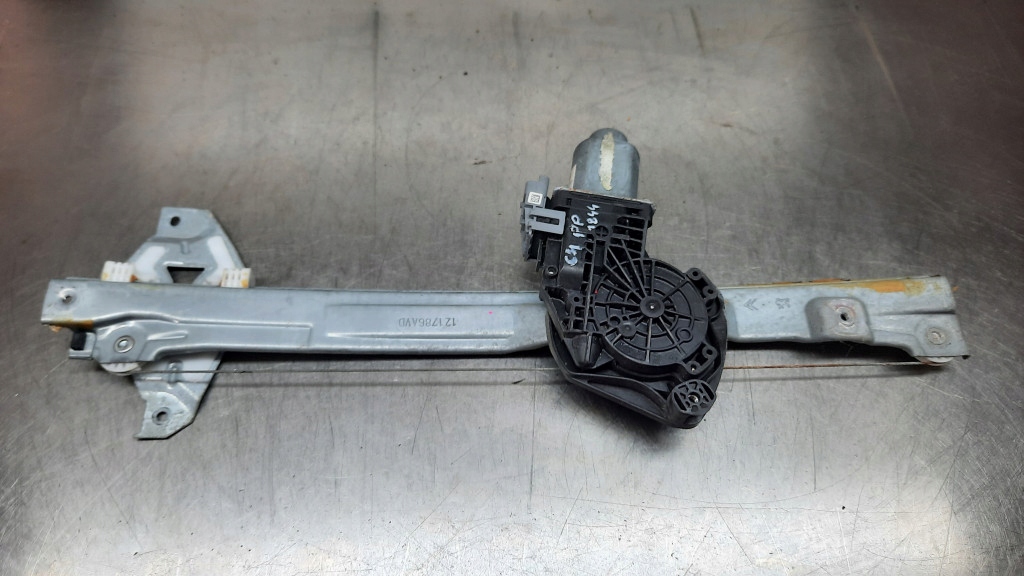 PODNOŚNIK SZYBY PRAWY PRZÓD CITROEN C4 II 1.6HDI 12R HB 121786AVD