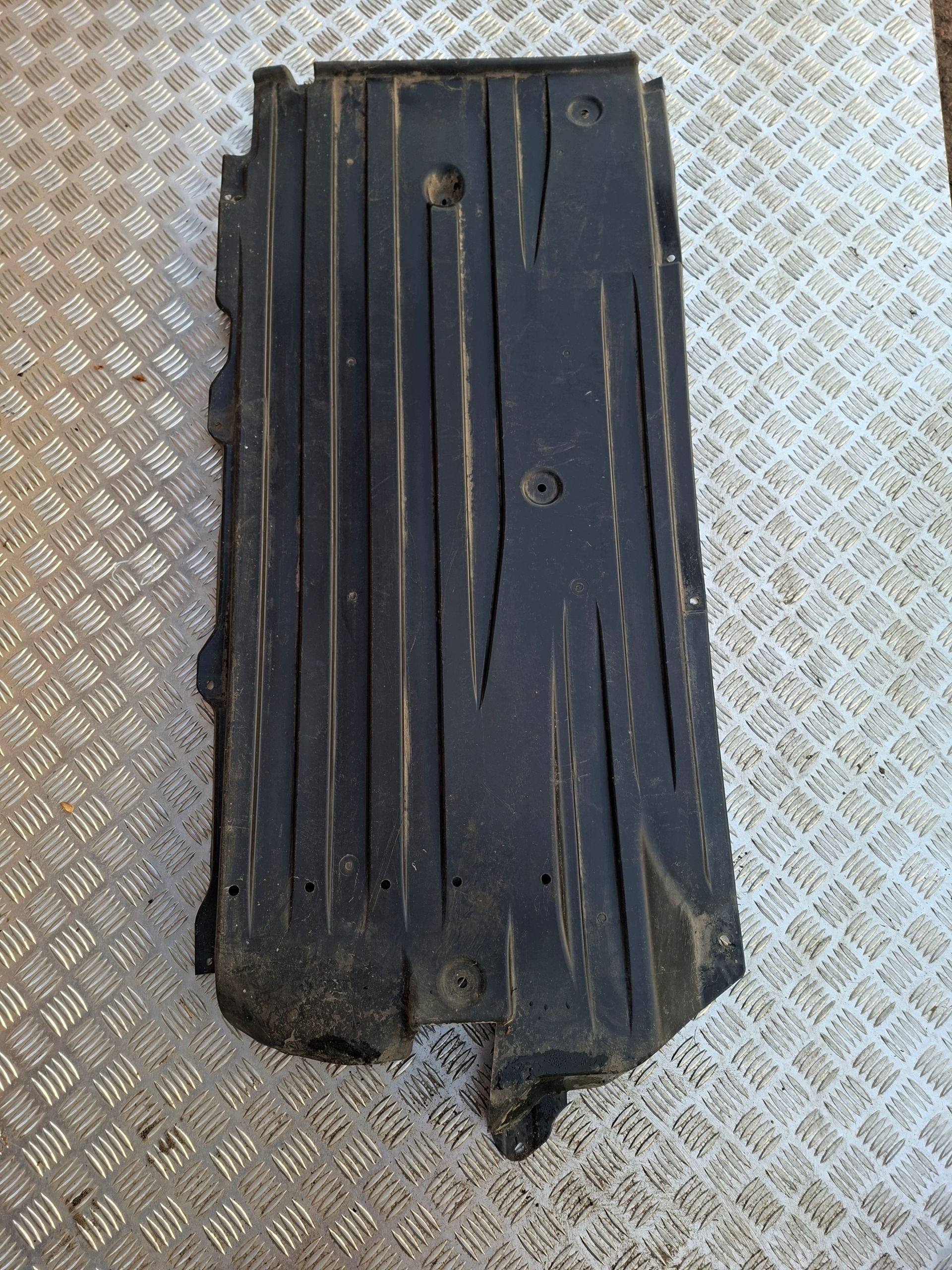 cover chassis right SUZUKI SWIFT MK8 7281252R0