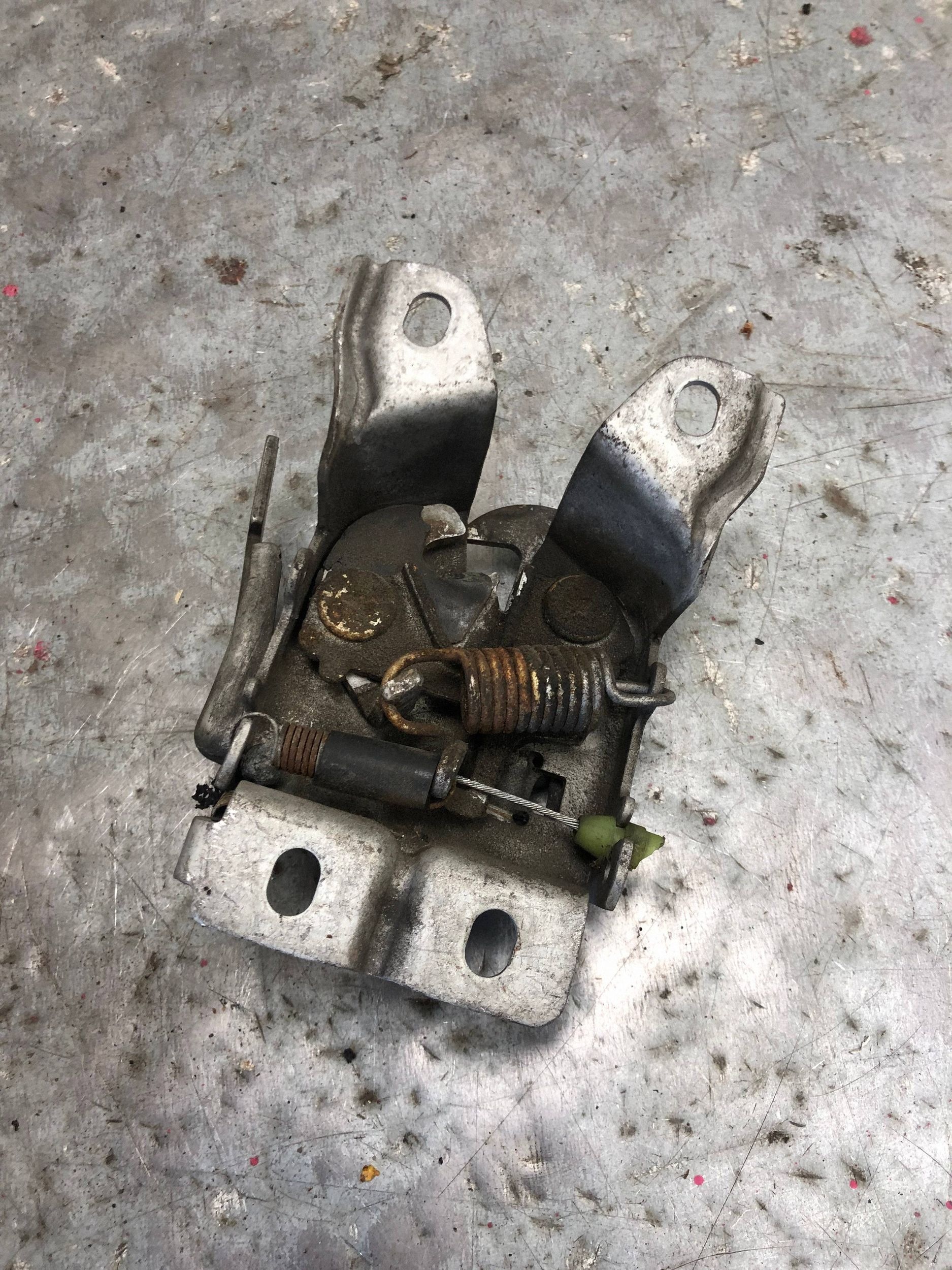 lock RYGIEL bonnets SUZUKI LIANA
